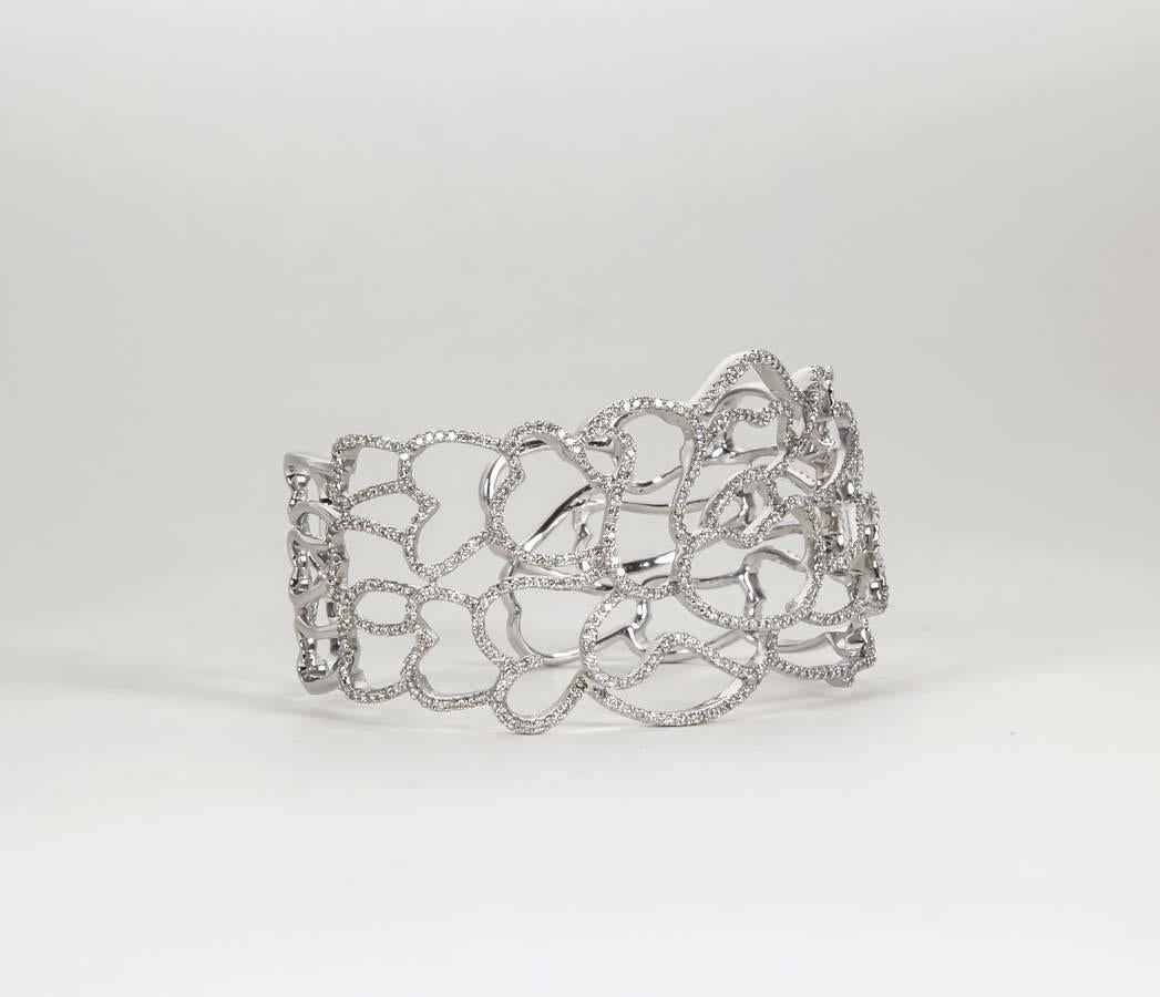 Unique Floral Lace Diamond Cuff In Excellent Condition In New York, NY