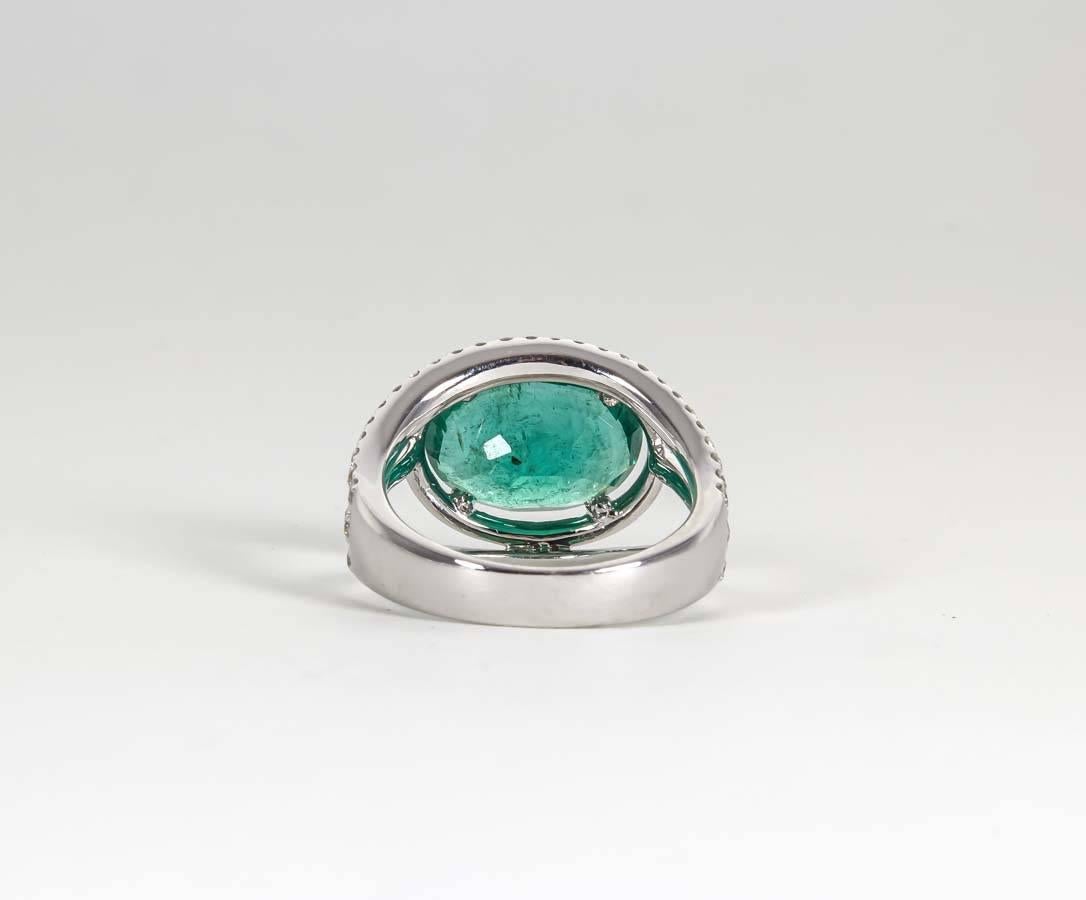 Women's Contemporary Green Emerald Diamond Gold Ring