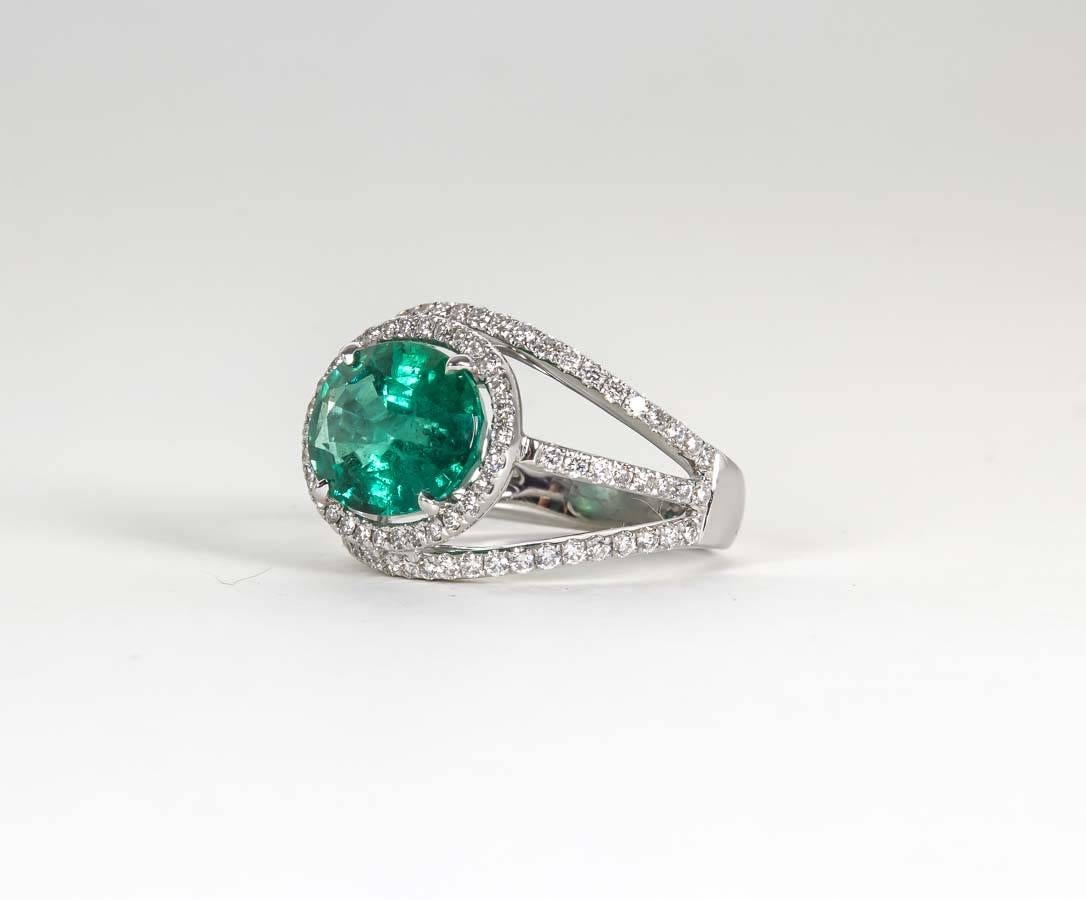 Contemporary Green Emerald Diamond Gold Ring 1