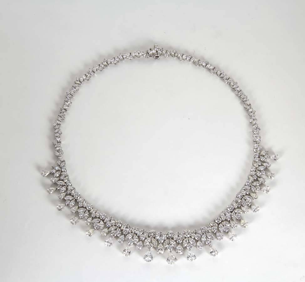Elegant 47 Carats Diamond Drops Necklace In Excellent Condition In New York, NY