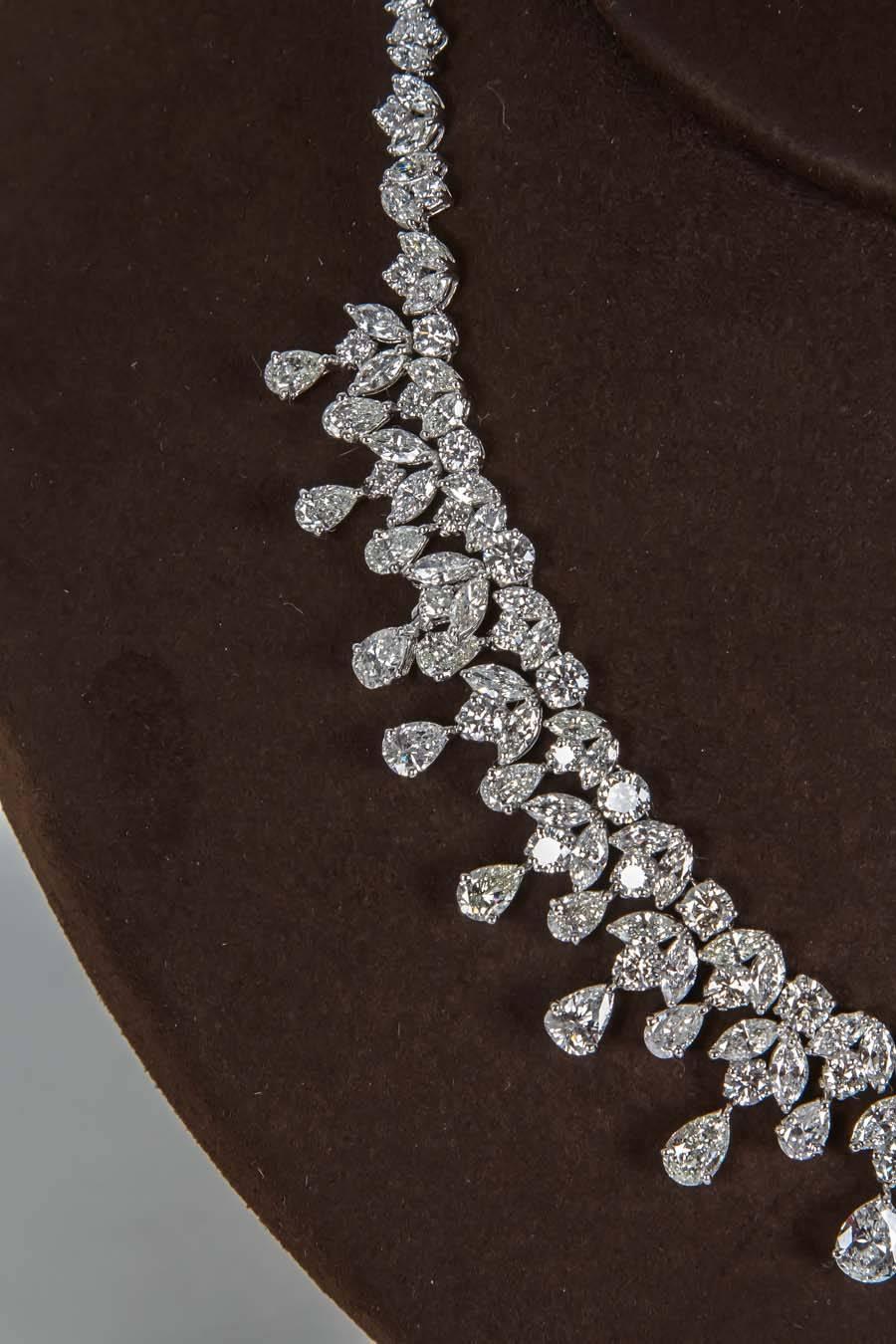Women's Elegant 47 Carats Diamond Drops Necklace