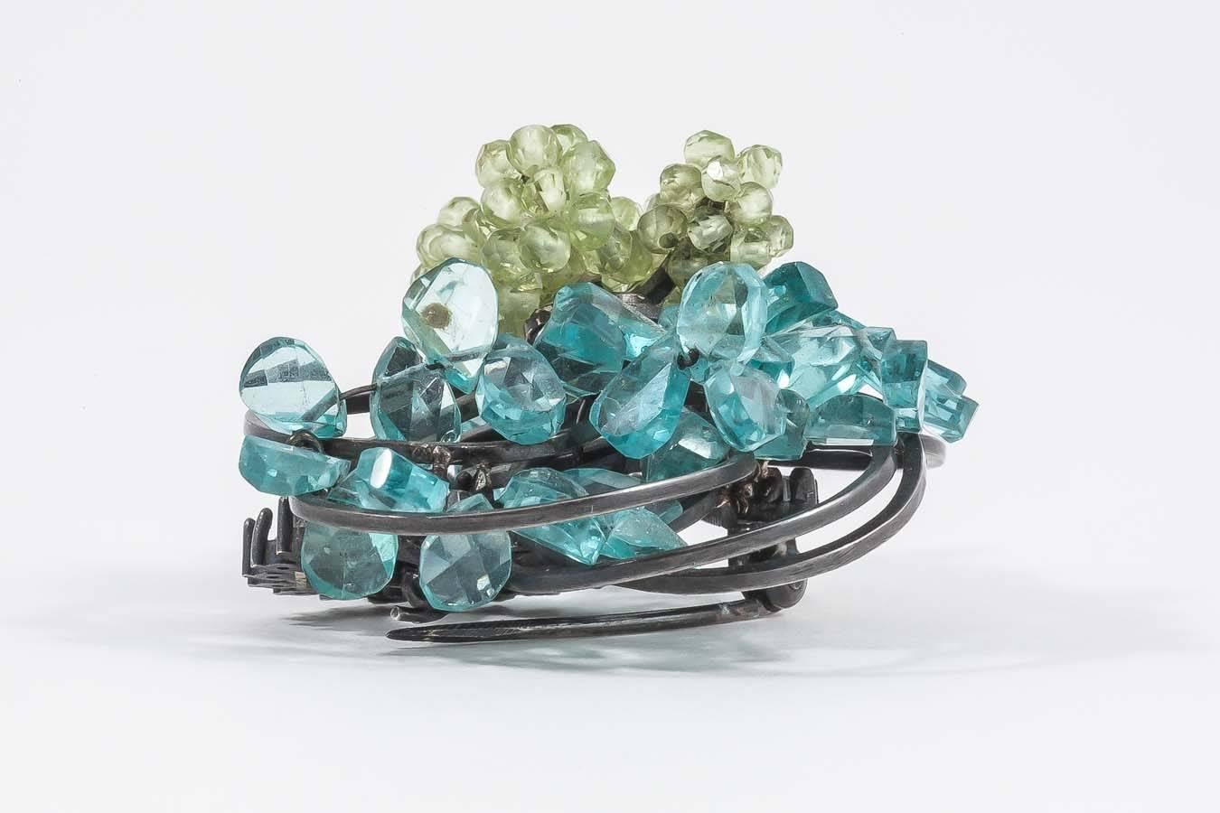 Donna Brennan Peridot Apatite Sterling Silver Brooch In New Condition For Sale In London, GB
