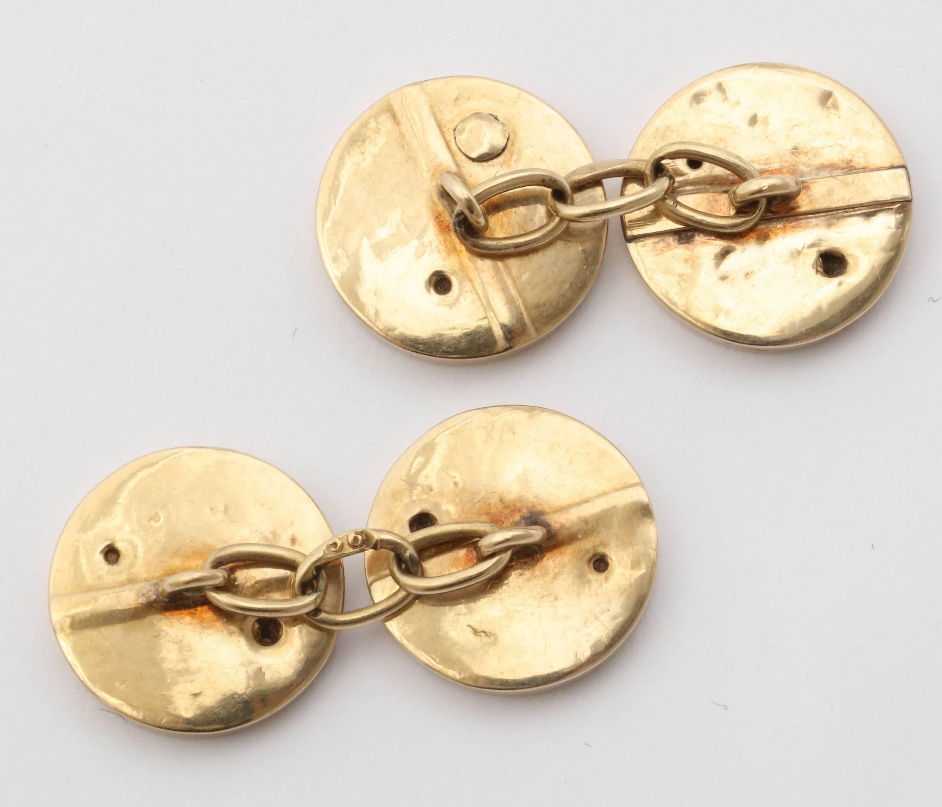 Mid-19th Century Russian Enameled Gold Cufflinks In Fair Condition In St. Catharines, ON