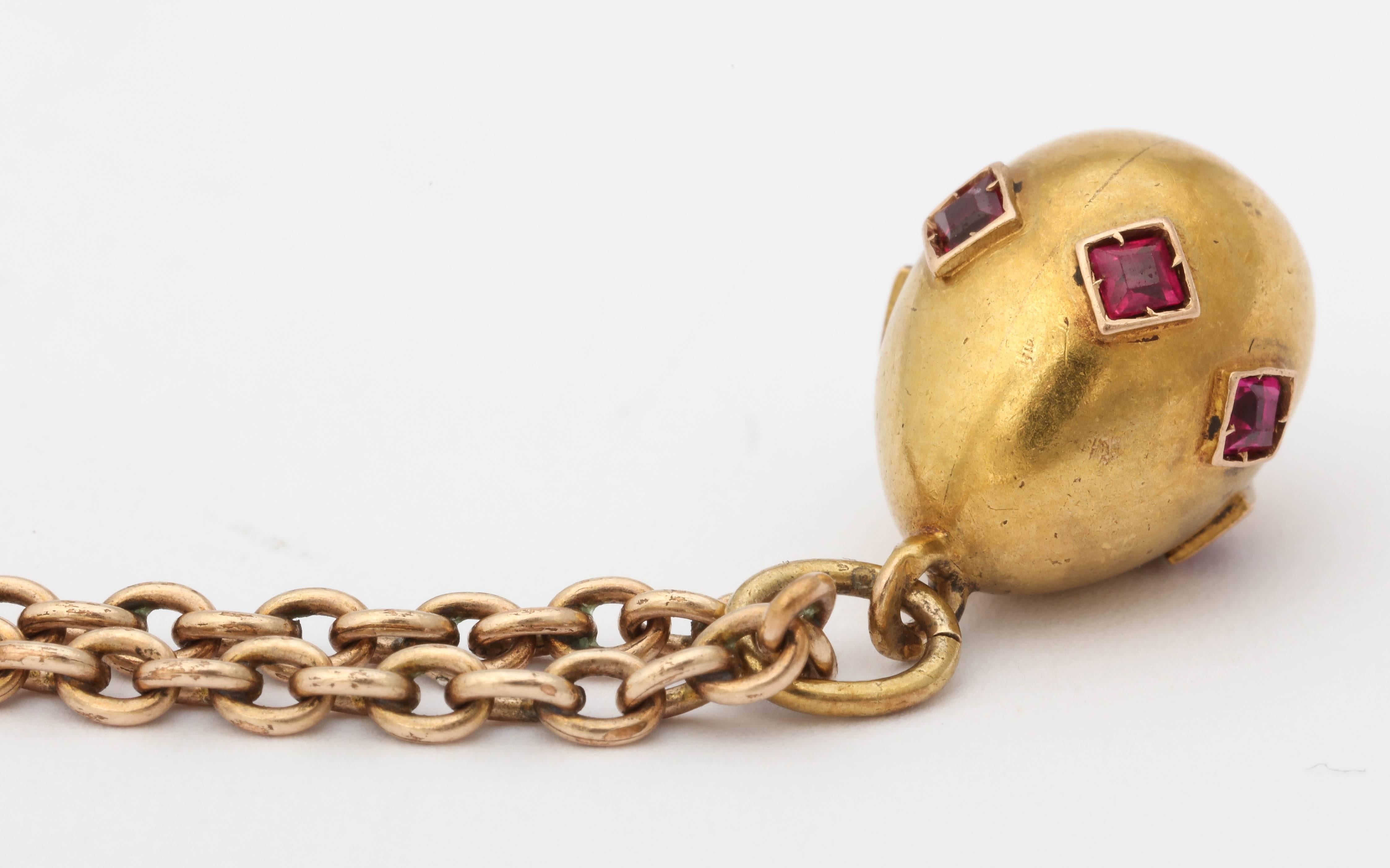 1900s Russian Ruby Gold Easter Egg Pendant In Good Condition In St. Catharines, ON