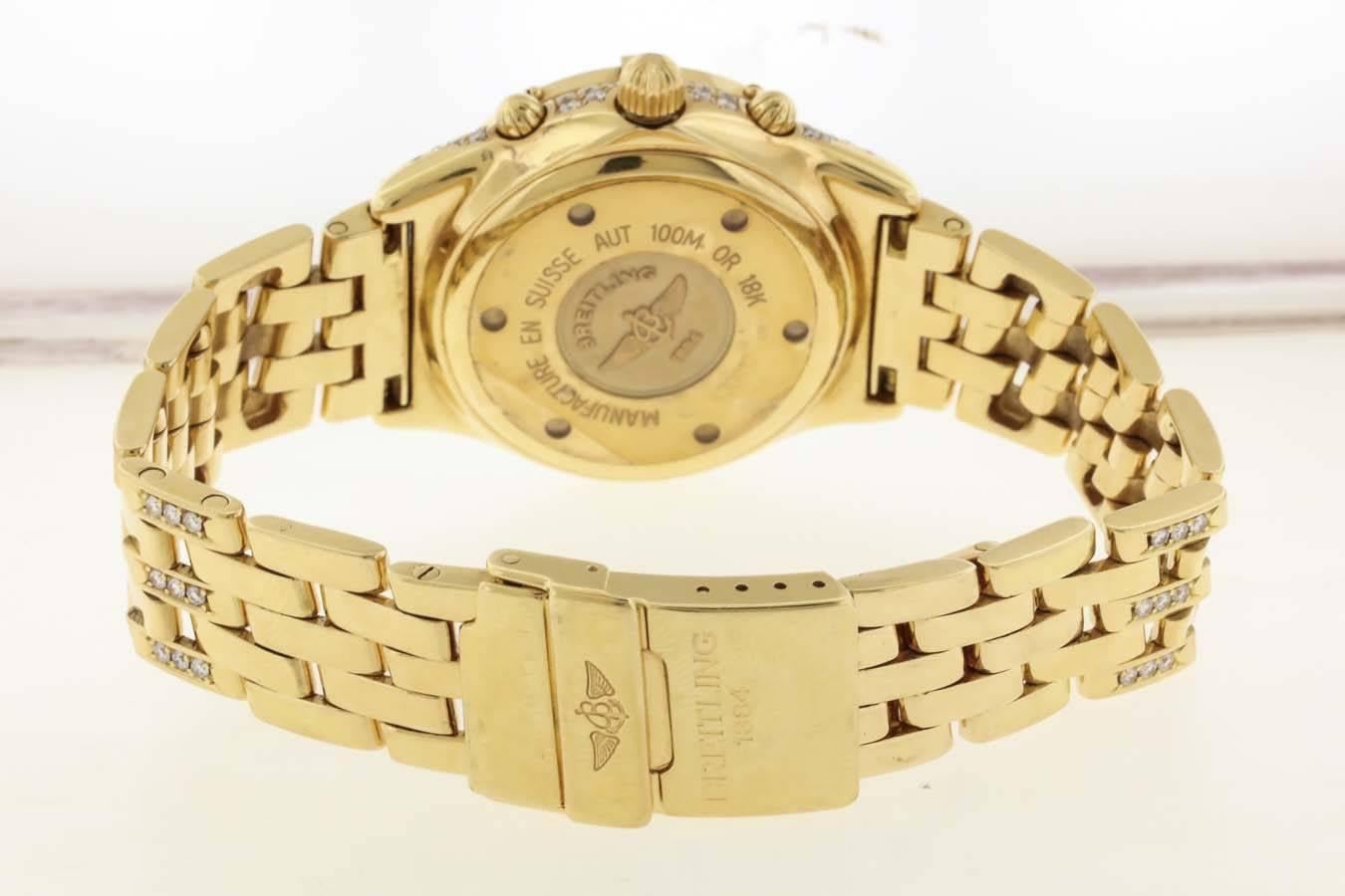 Breitling Chronograph aus 18 Karat Gelbgold, Ref. K 30012, circa 2010, ist eine wasserdichte Armbanduhr mit Automatikaufzug aus 18 Karat Gelbgold und Diamantbesatz, mit rundem Drückerchronographen, 30-Minuten- und 12-Stunden-Register, Tachometer und