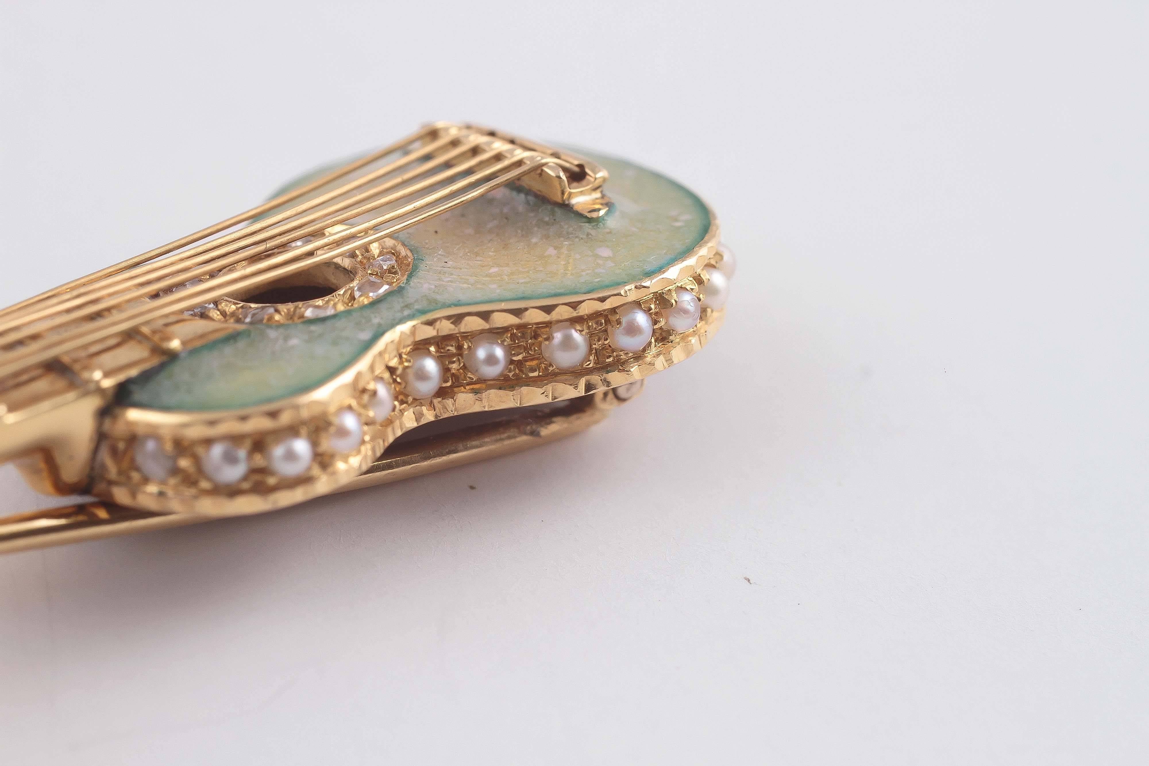 Early 20th Century Enamel Seed Pearl Gold Guitar Pin 4