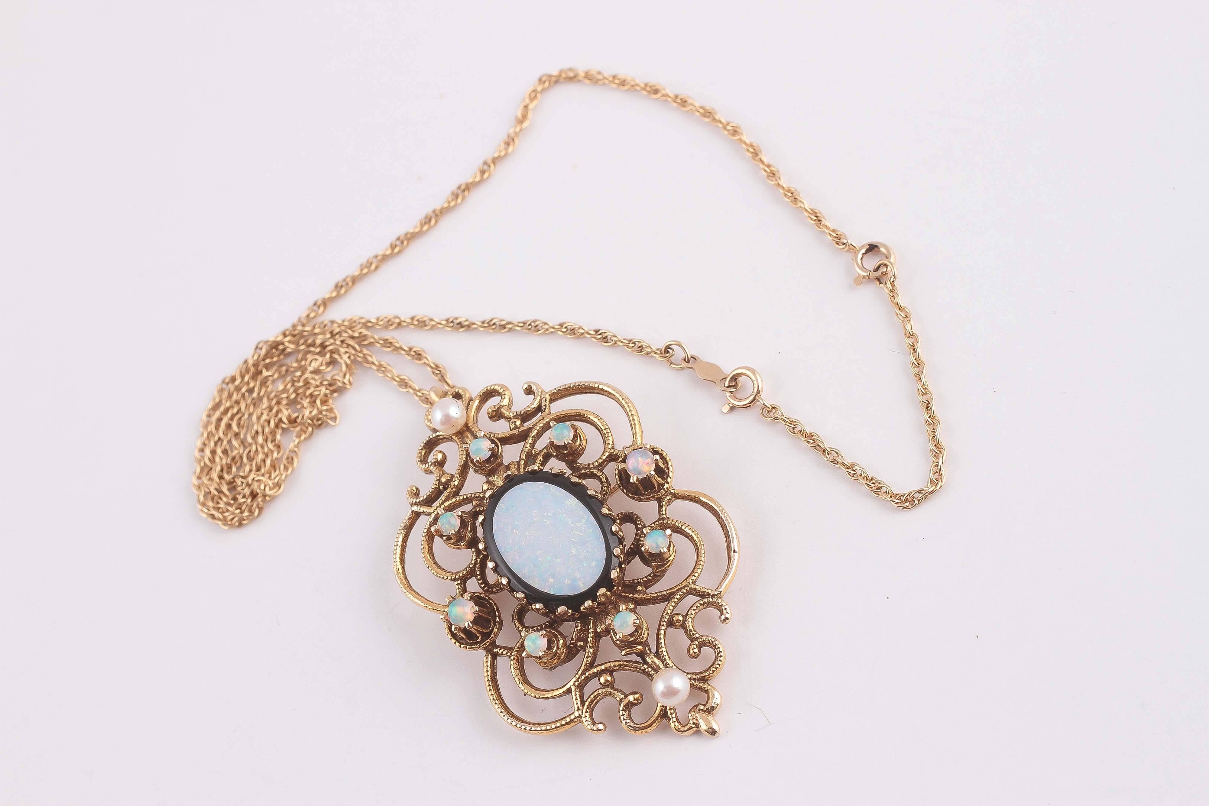 Pendentif à épingle en or avec chaîne en or, opale et perle en vente 3