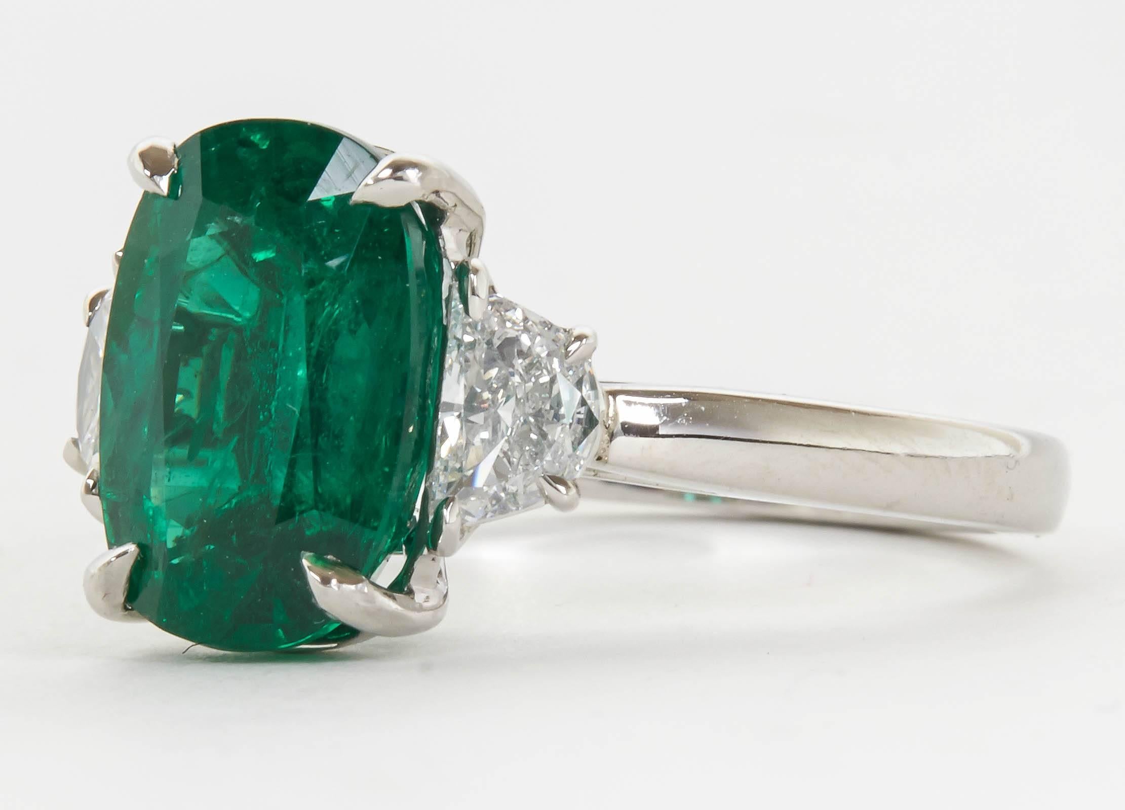 Fine 4.21 Carat GIA Cert Minor Oil Emerald Diamond Platinum Ring In New Condition For Sale In New York, NY