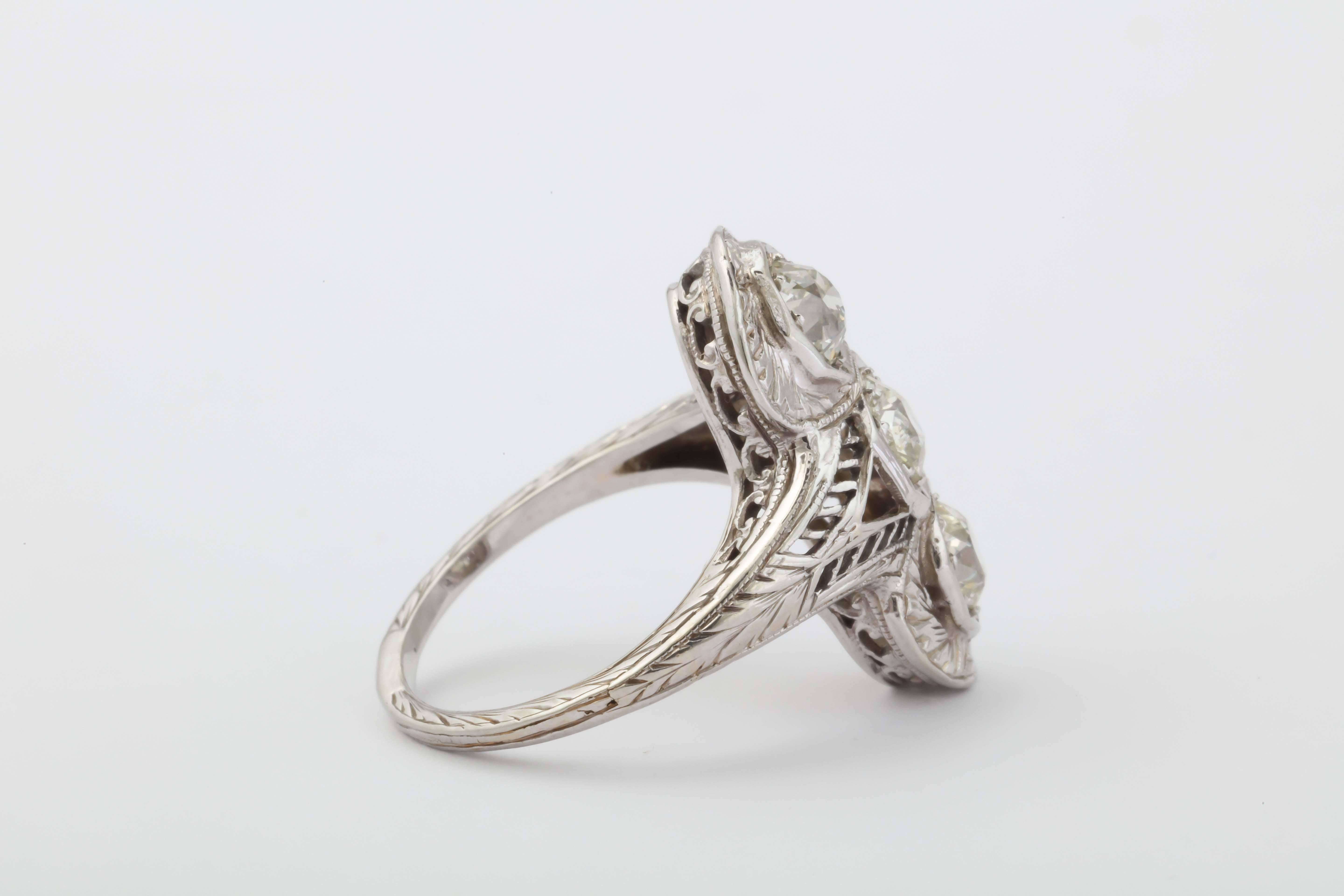 Edwardian Three Diamond Ring In Excellent Condition In New York, NY