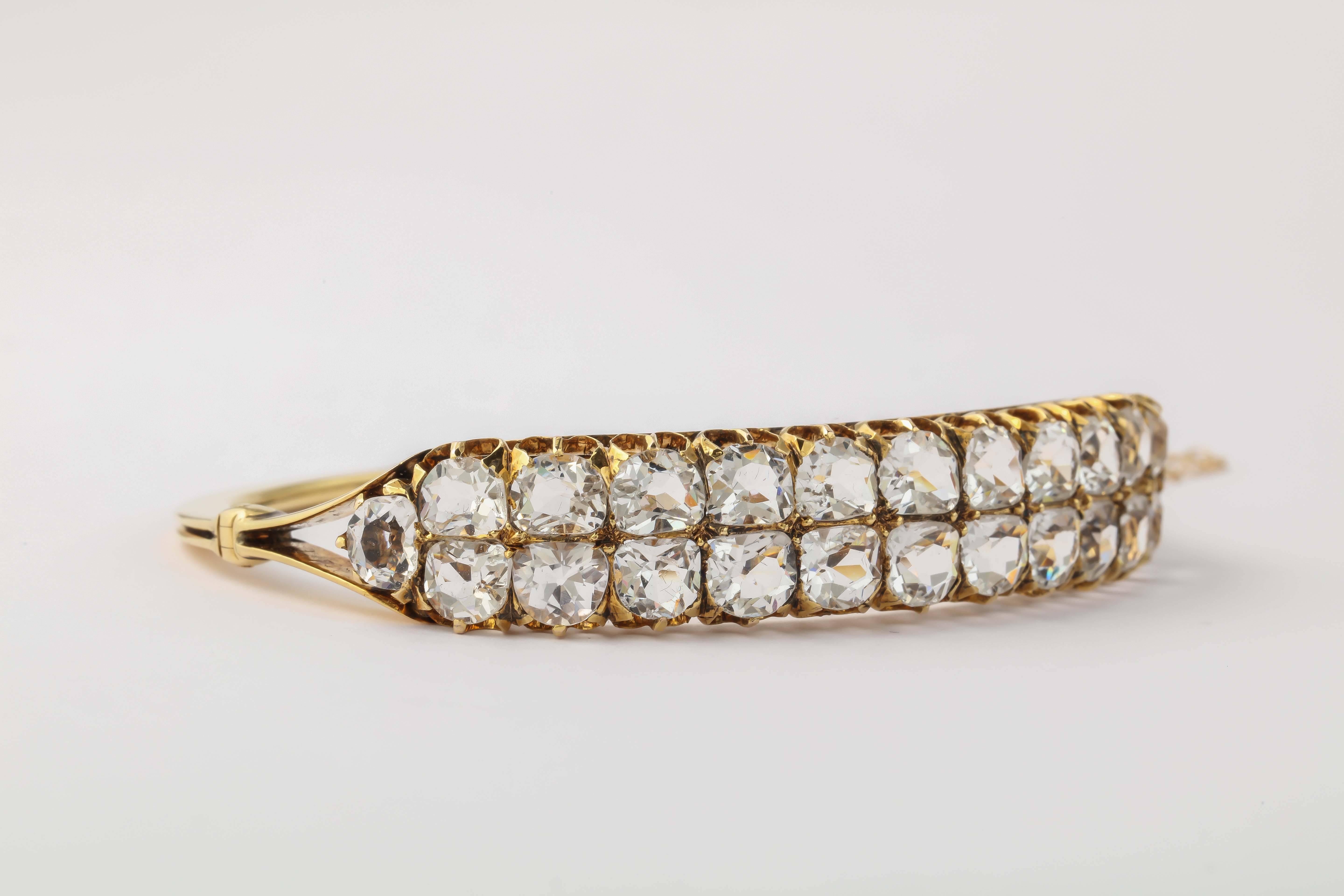 White Sapphire Gold Double Bangle Bracelet In Excellent Condition In New York, NY