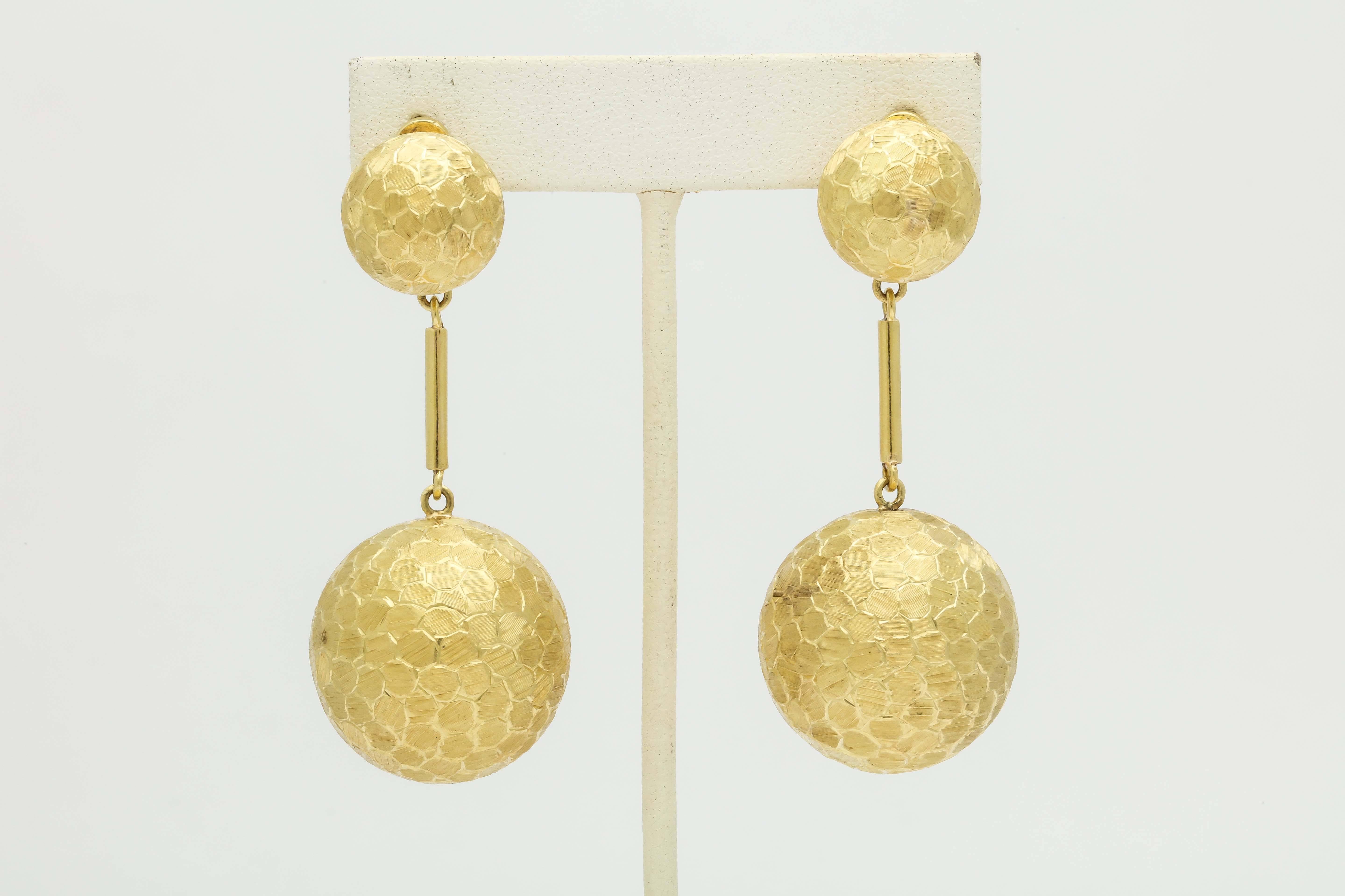 1960s Textured Gold Sphere Ball Dangle Earrings With Posts 3