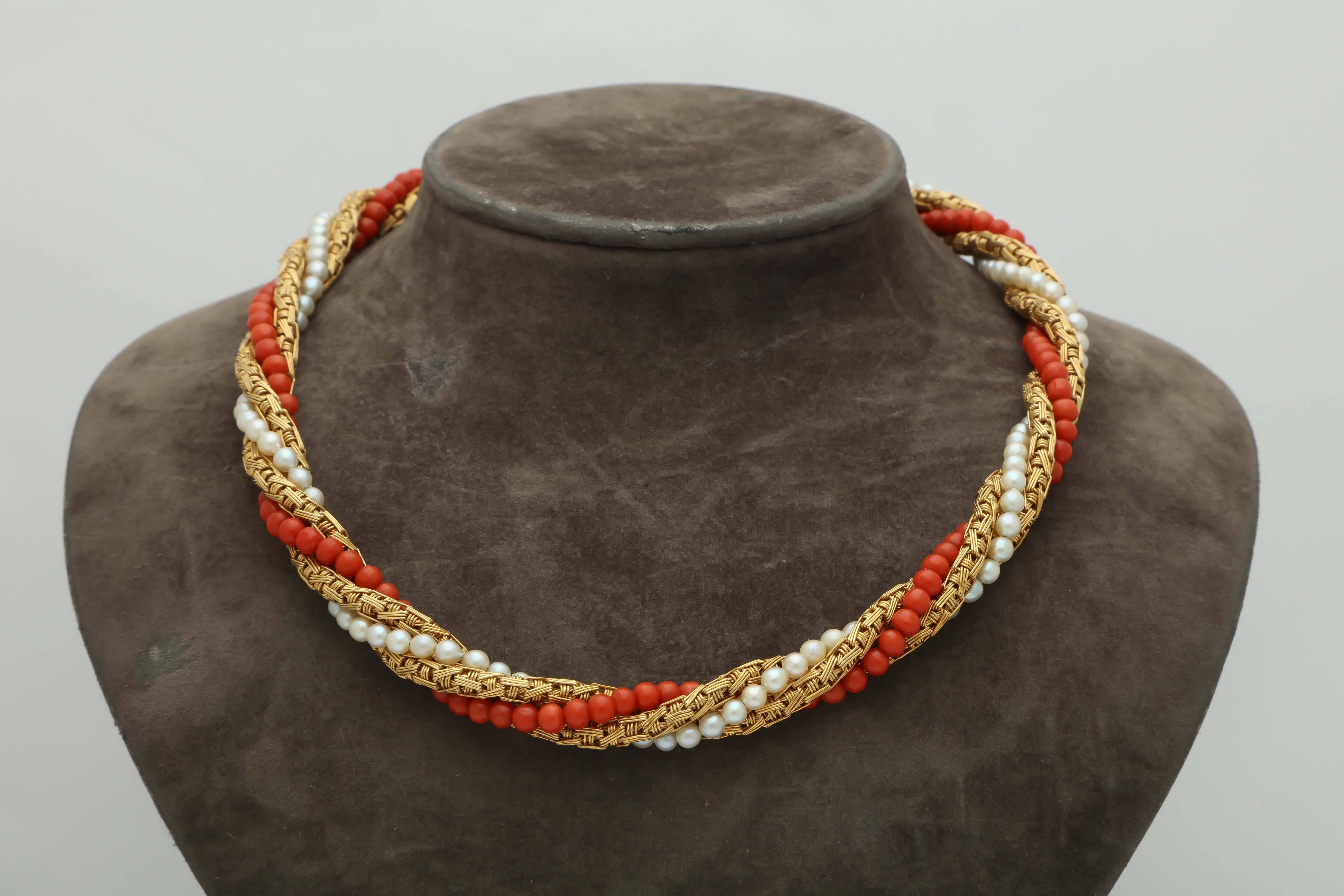 1960s Coral Pearl Gold Intertwined Twisted Chic Neckace 2