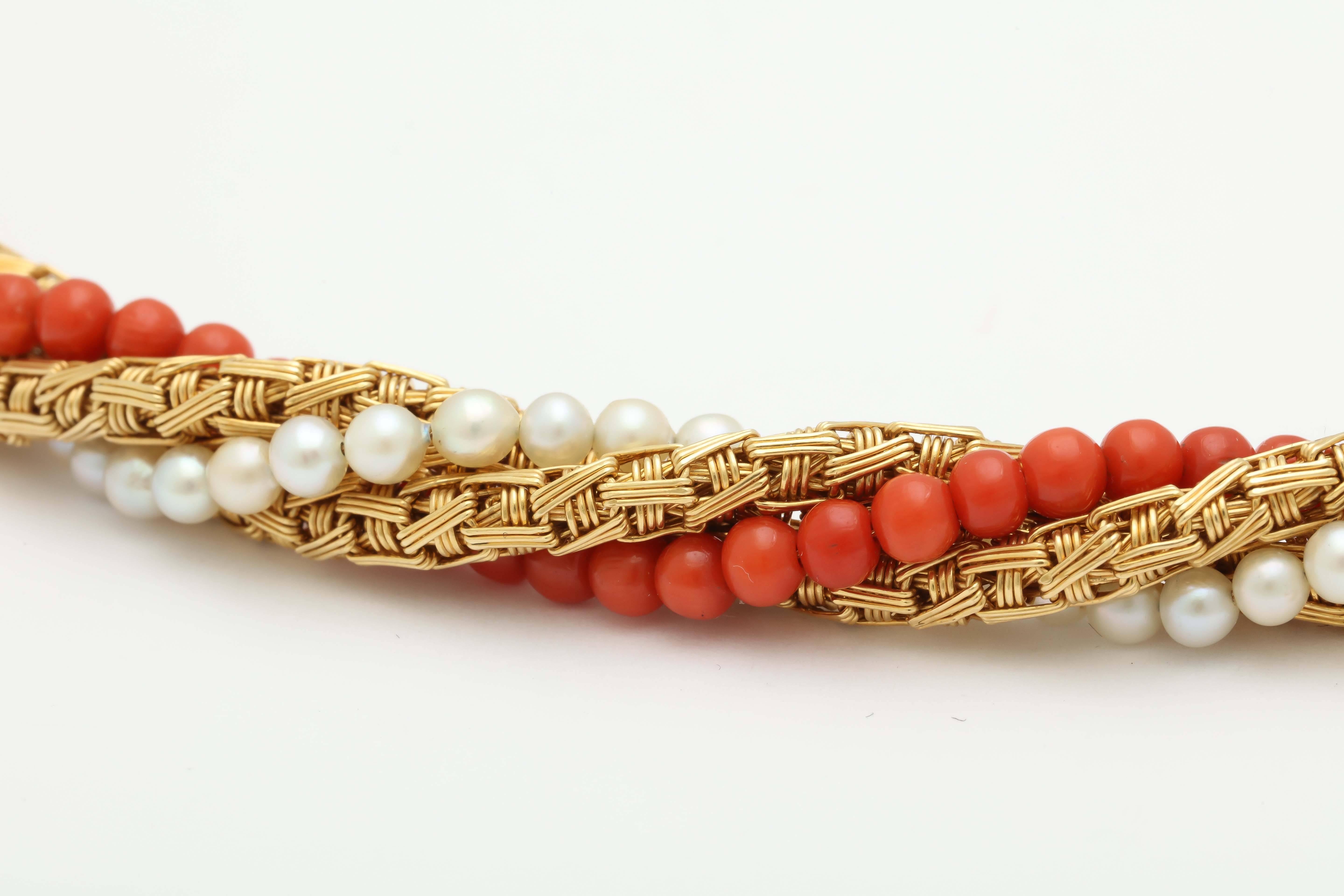 1960s Coral Pearl Gold Intertwined Twisted Chic Neckace 4