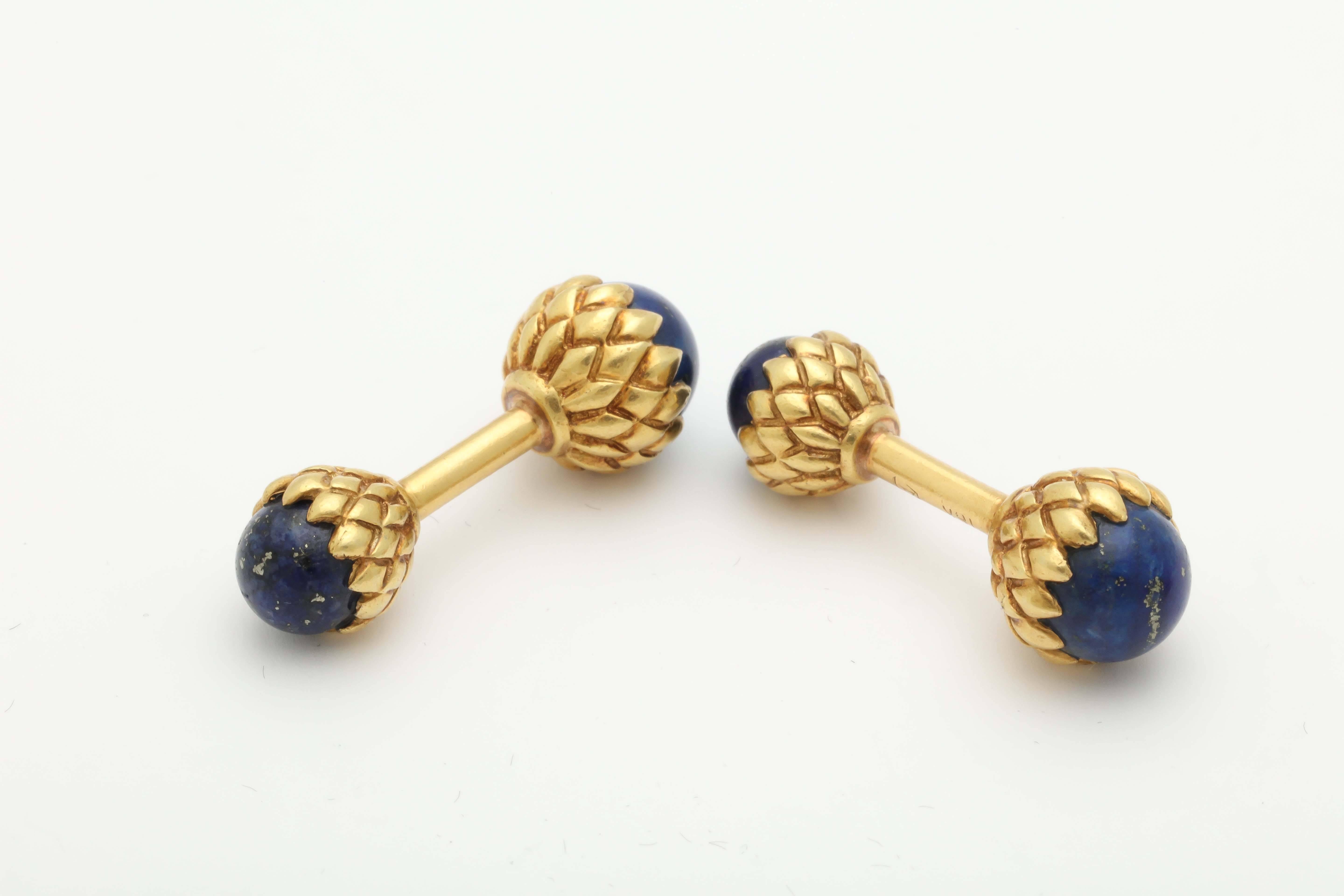 1970s Lapis Lazuli Textured Gold Double-Sided Cufflink Set With 3 Studs  In Excellent Condition In New York, NY