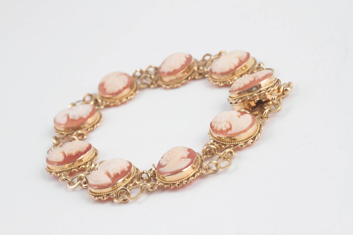 Italian Cameo Gold Bracelet For Sale at 1stdibs
