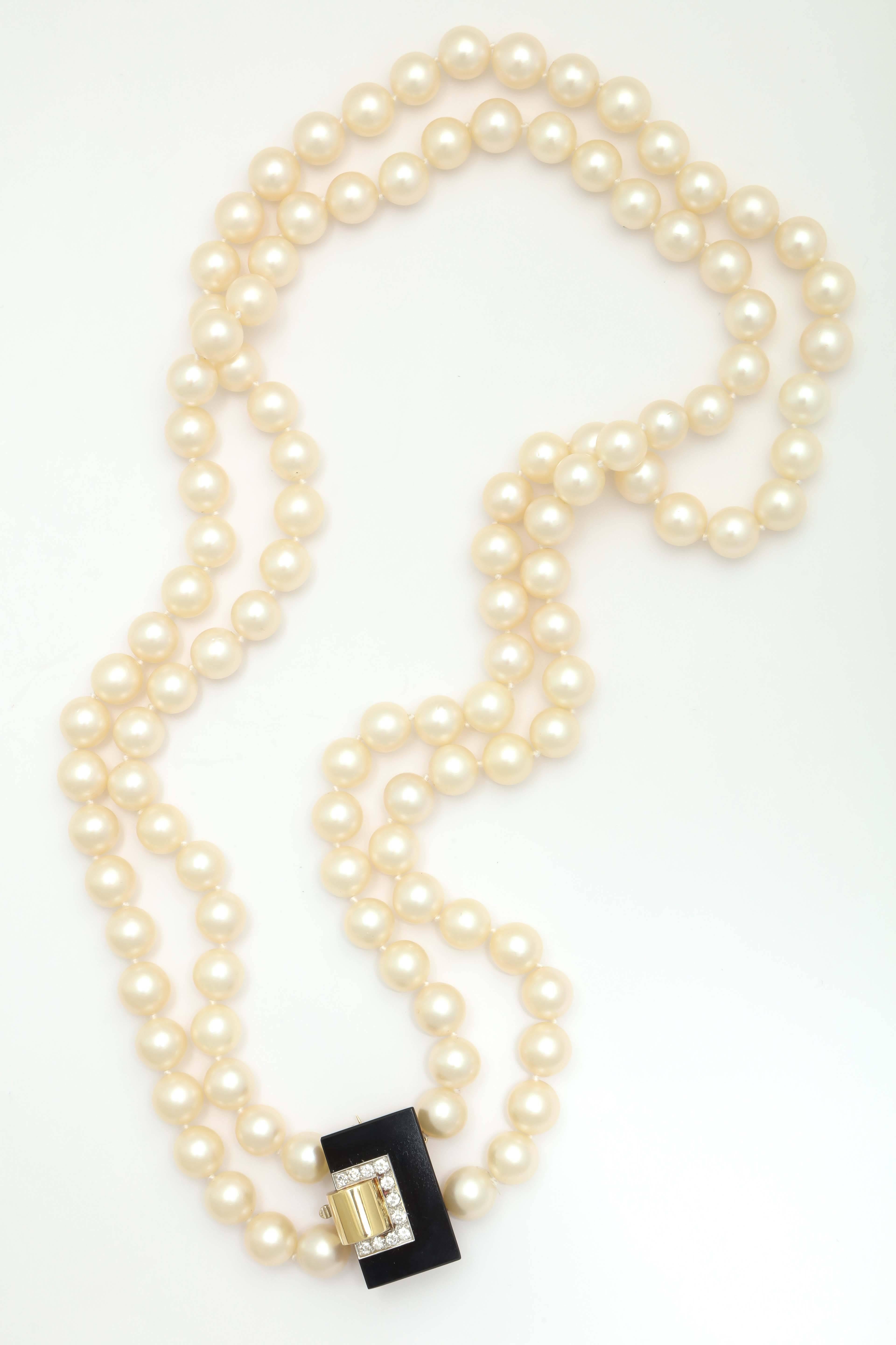 1970s Cartier Pearl Onyx Diamond Gold Platinum Necklace Bracelet Suite In Excellent Condition In New York, NY