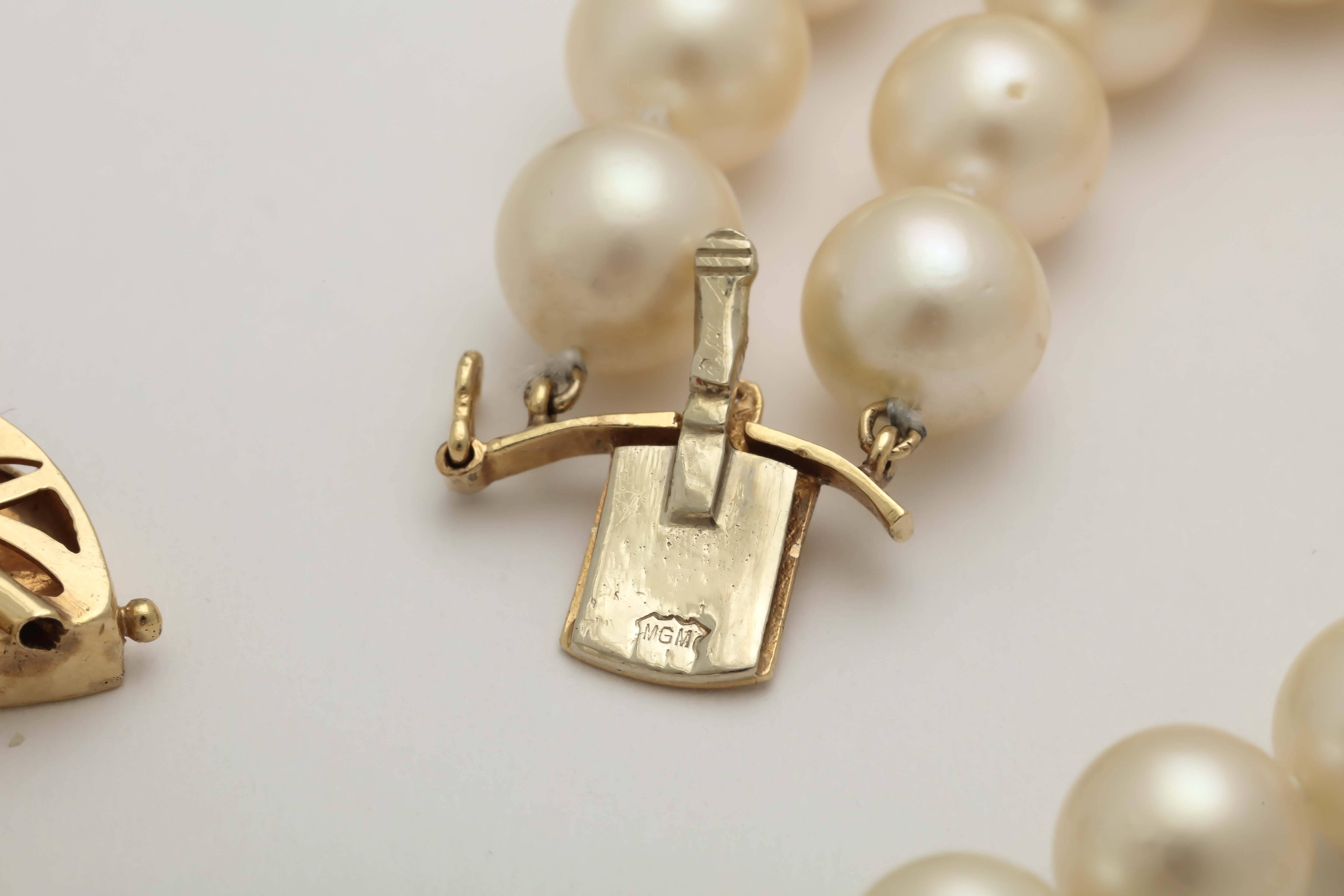 1970s Cartier Pearl Onyx Diamond Gold Platinum Necklace Bracelet Suite 3