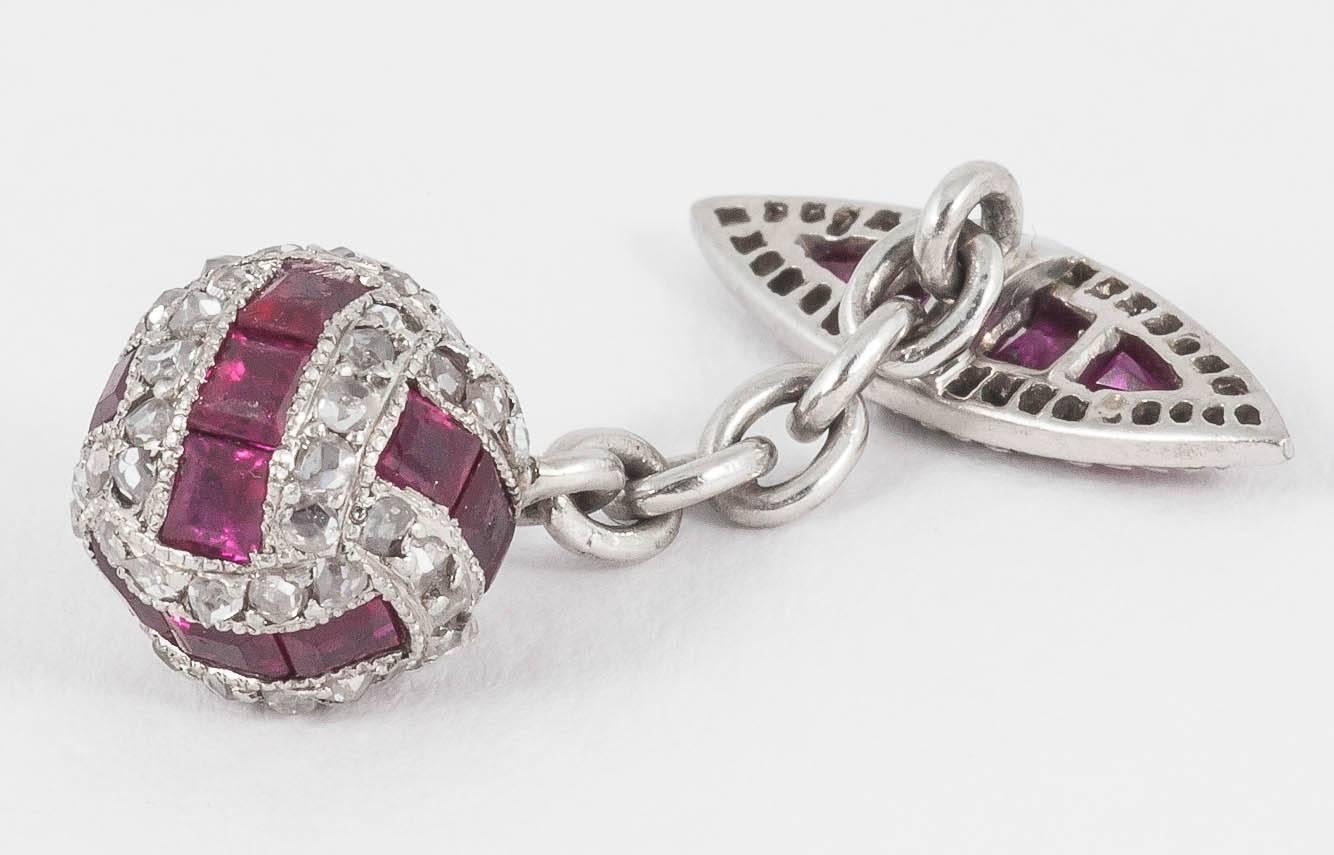 1920s English Burma Ruby Diamond Platinum Mounted Cufflinks In Excellent Condition In London, GB