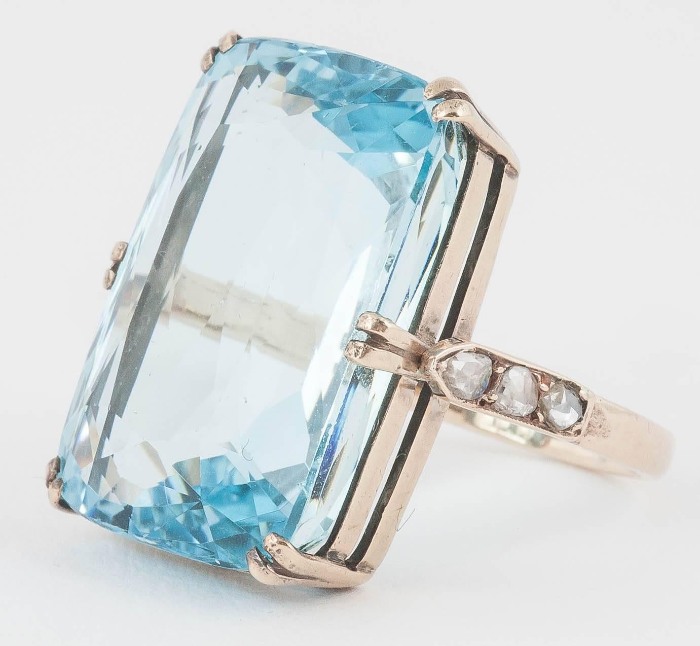 Women's 35 Plus Carats Aquamarine Diamond Gold Ring  For Sale