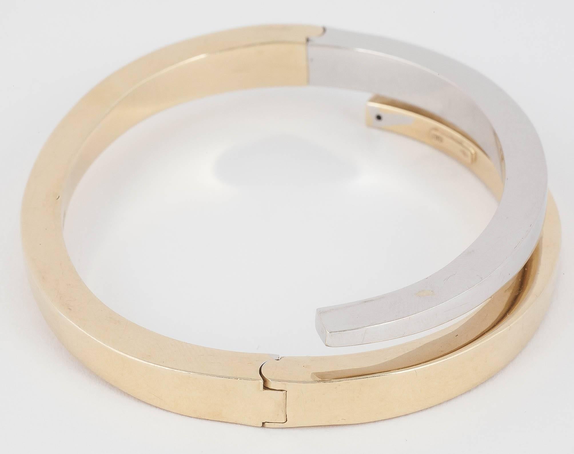 Modernist 2 Colour Gold Hinged Bangle Bracelet In Excellent Condition For Sale In London, GB
