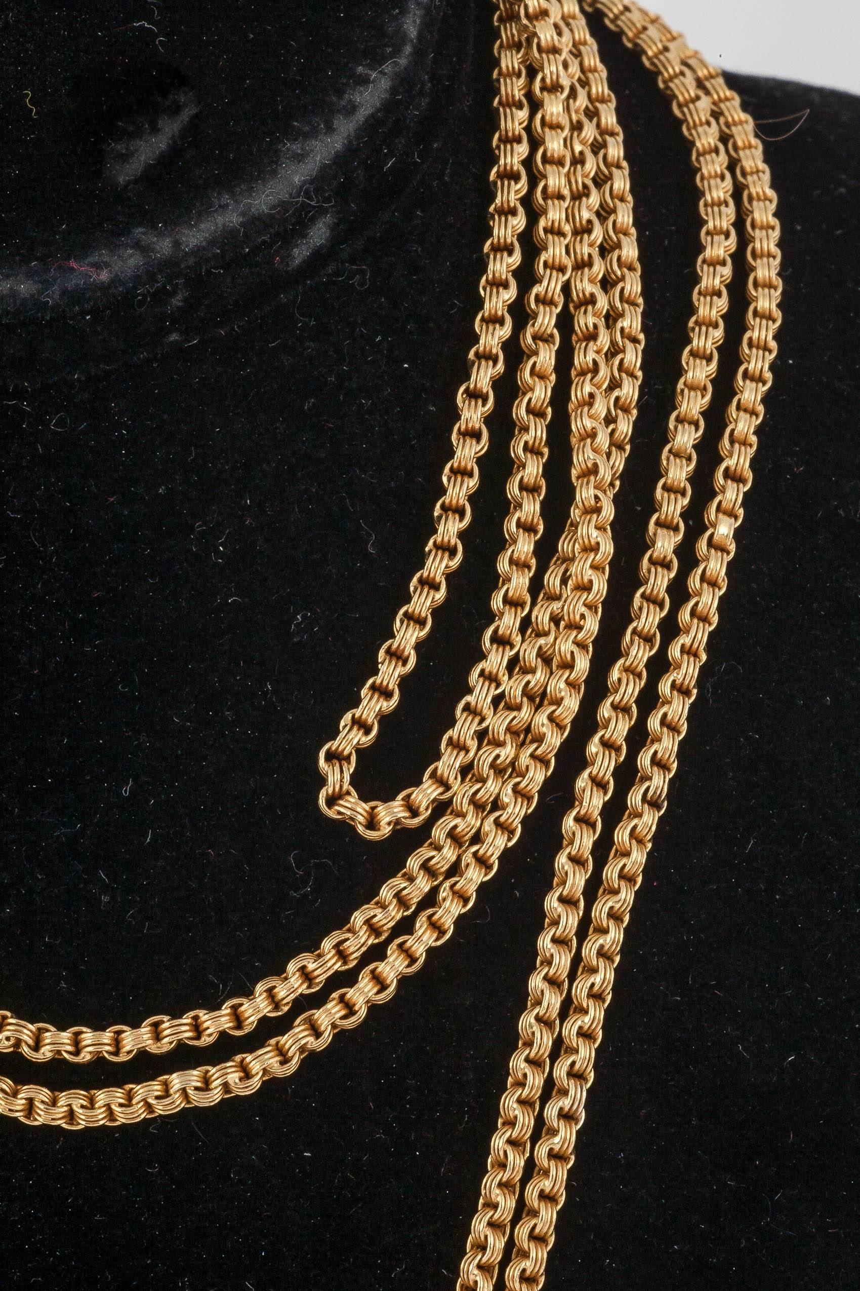 19th Century Long Gold Chain With Sliding Enhancer In Excellent Condition For Sale In London, GB