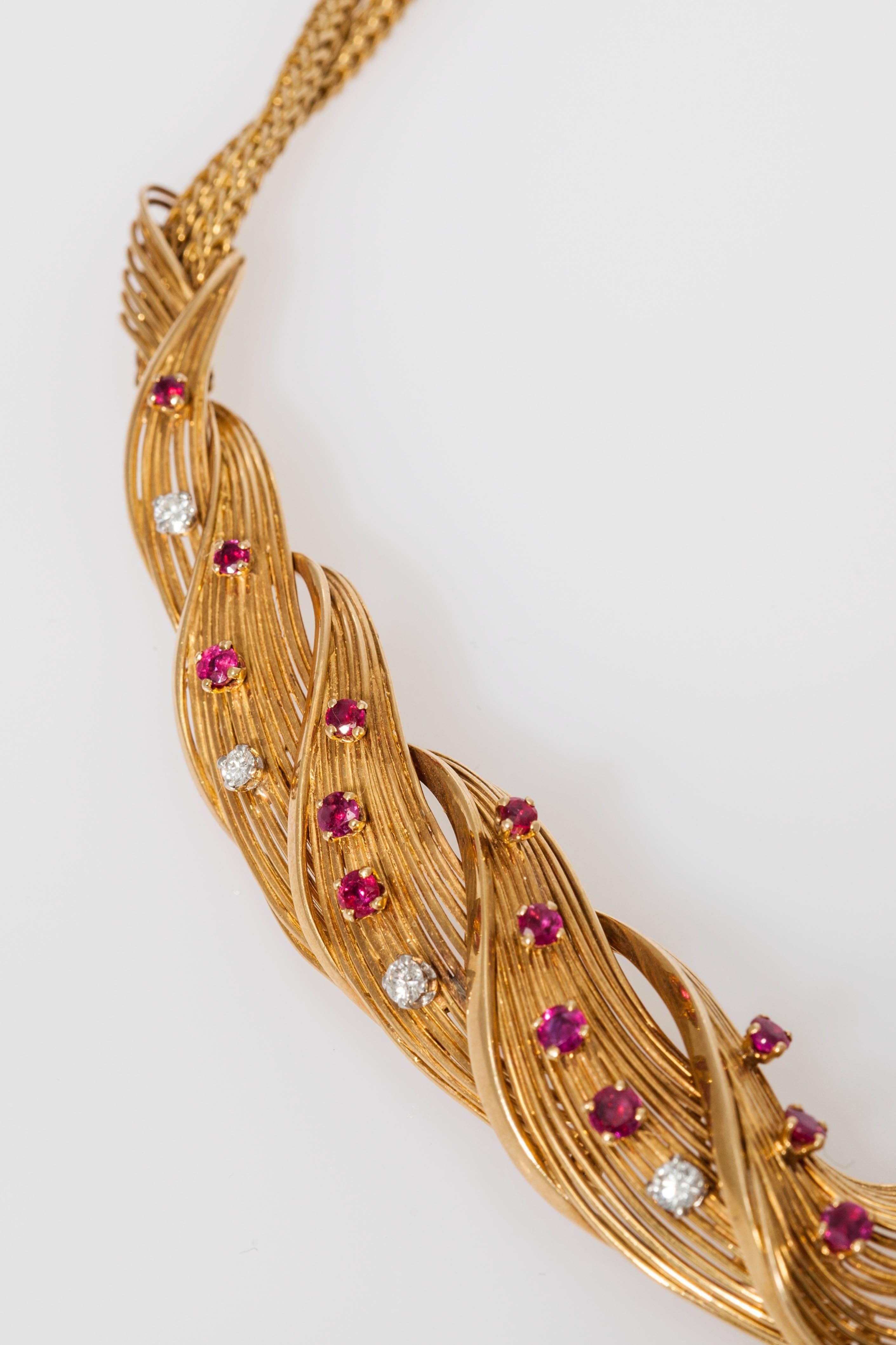 Mellerio Parure rétro chic en or et diamants avec rubis Pour femmes en vente