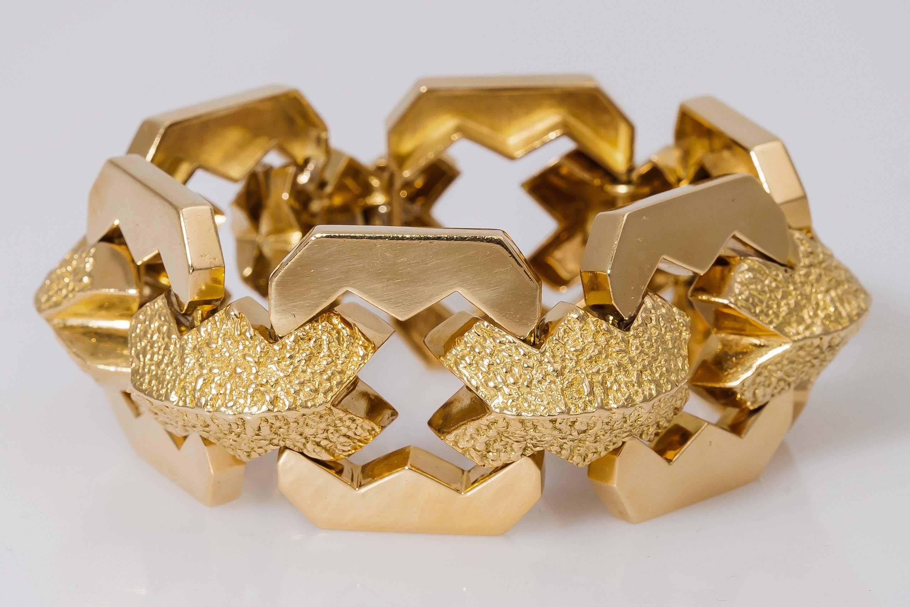 Tiffany & Co. Stunning Yellow Gold Bracelet  In New Condition In New York, NY