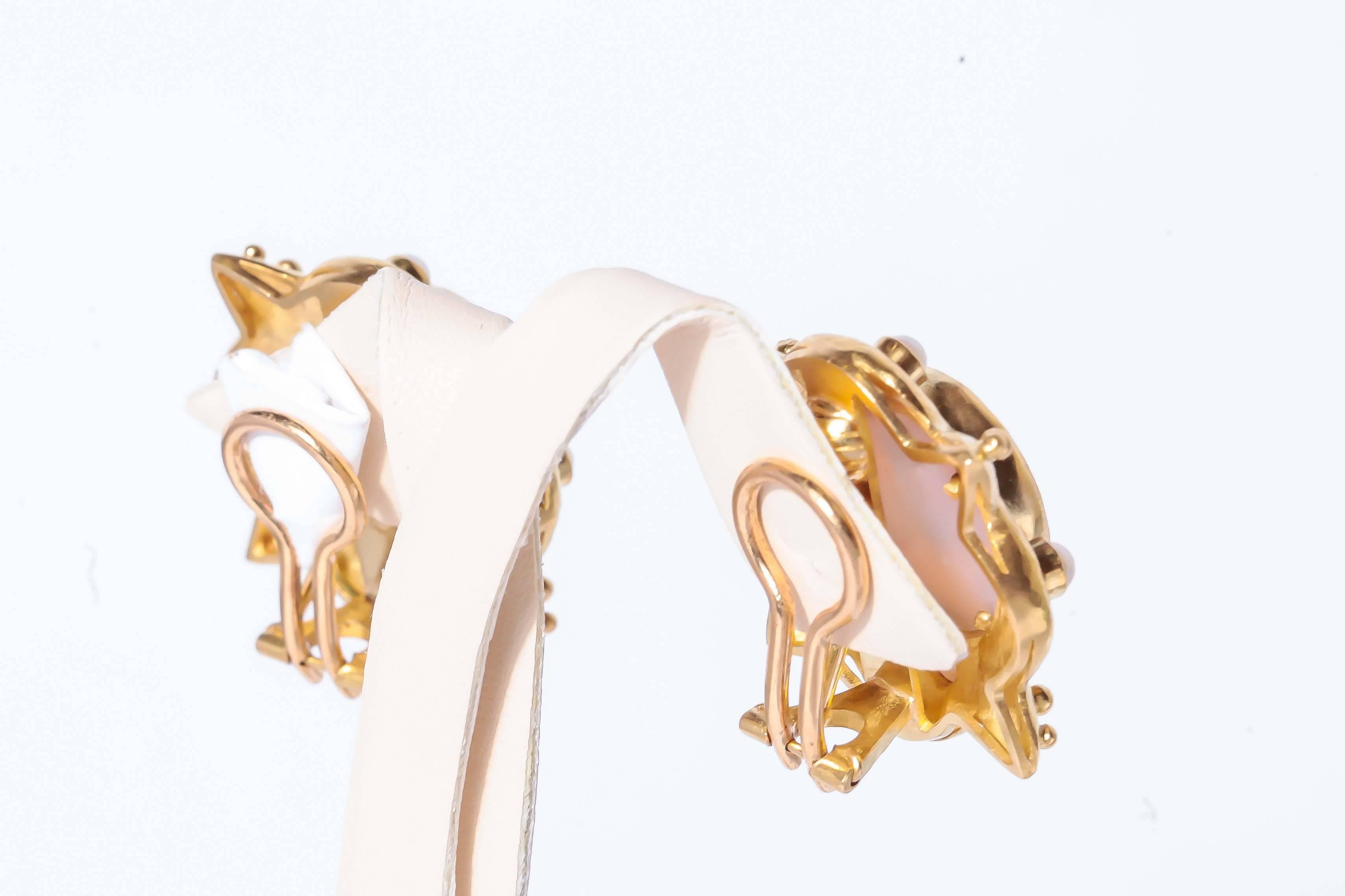 Women's Elizabeth Locke Intaglio Coral Pearl Gold Earrings For Sale