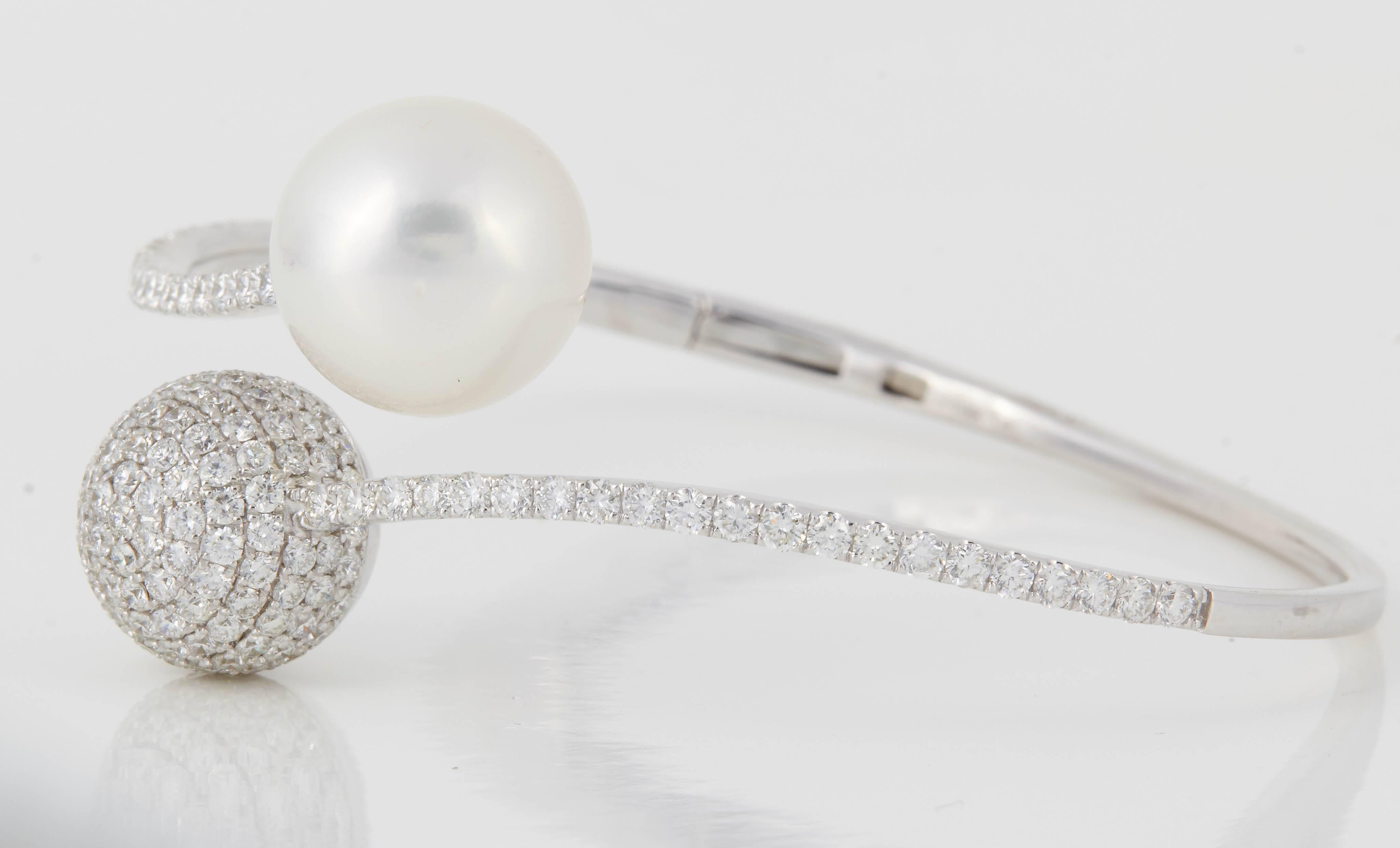 Round Cut South Sea Pearl Diamond Bypass Bangle Bracelet 2.80 Carats 18K White Gold  For Sale