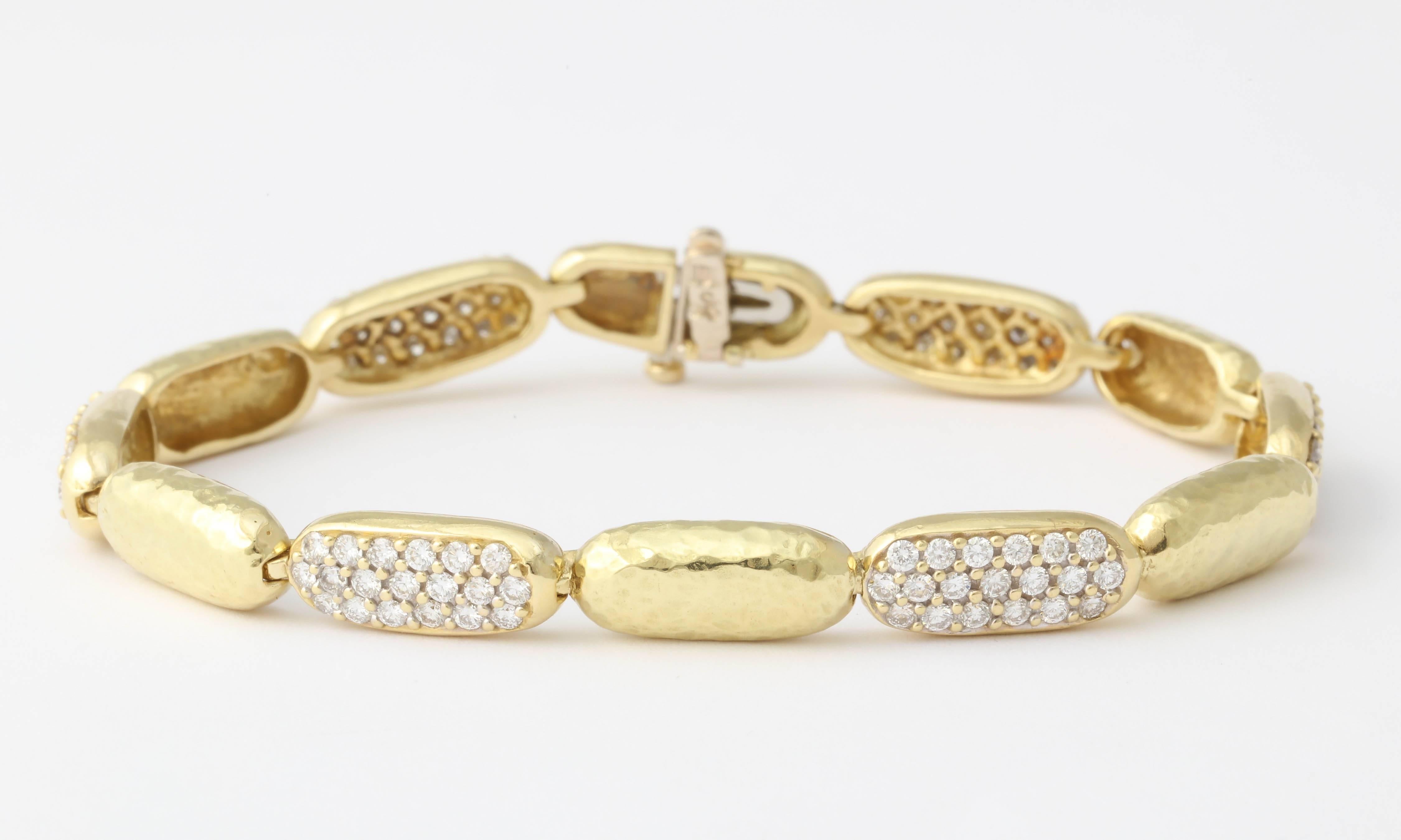 Diamond Hammered Gold Oval Bead Bracelet In Excellent Condition For Sale In New York, NY