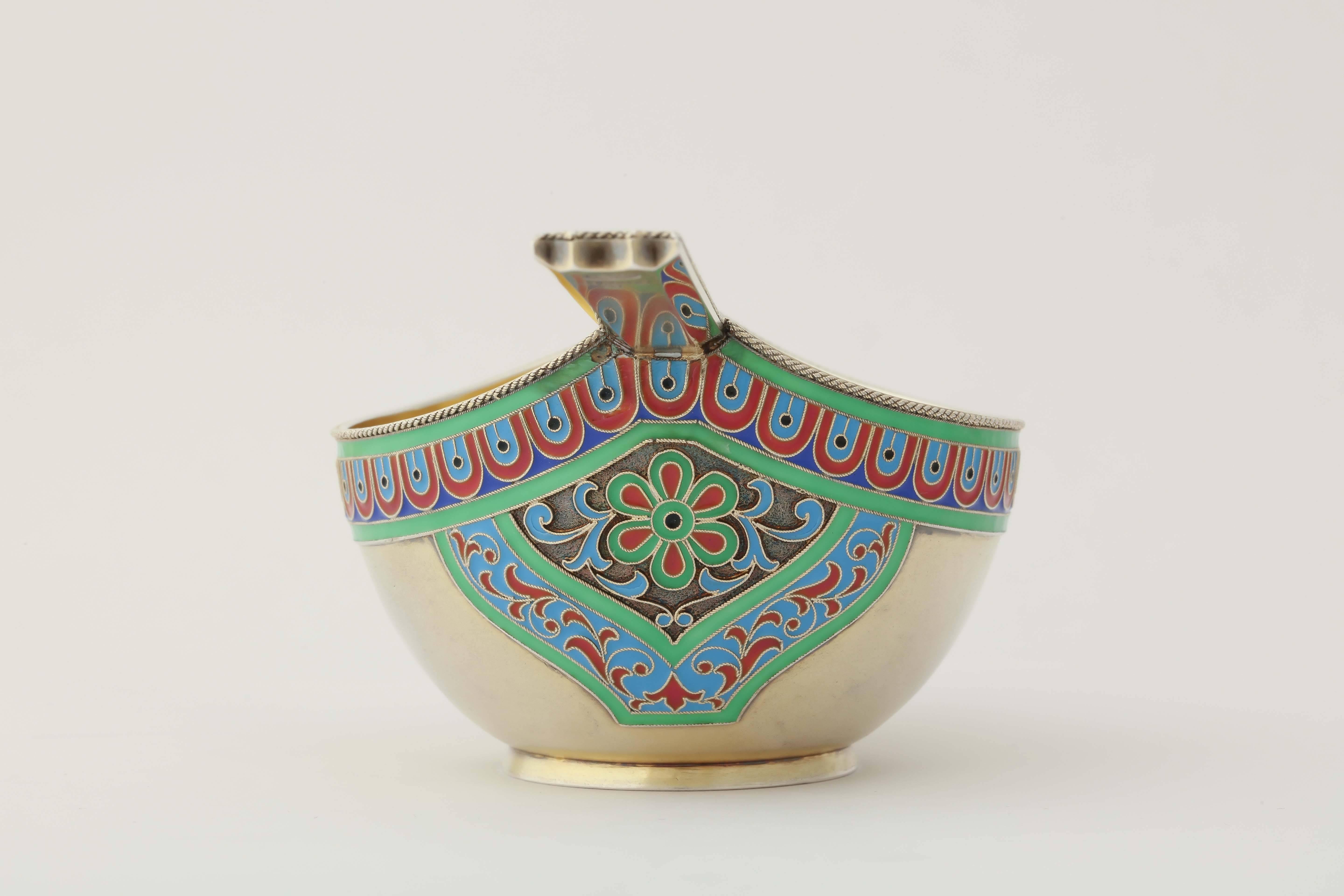 Women's or Men's Russian Imperial-era Enamelled Silver Kovsh by Grachev, circa 1900