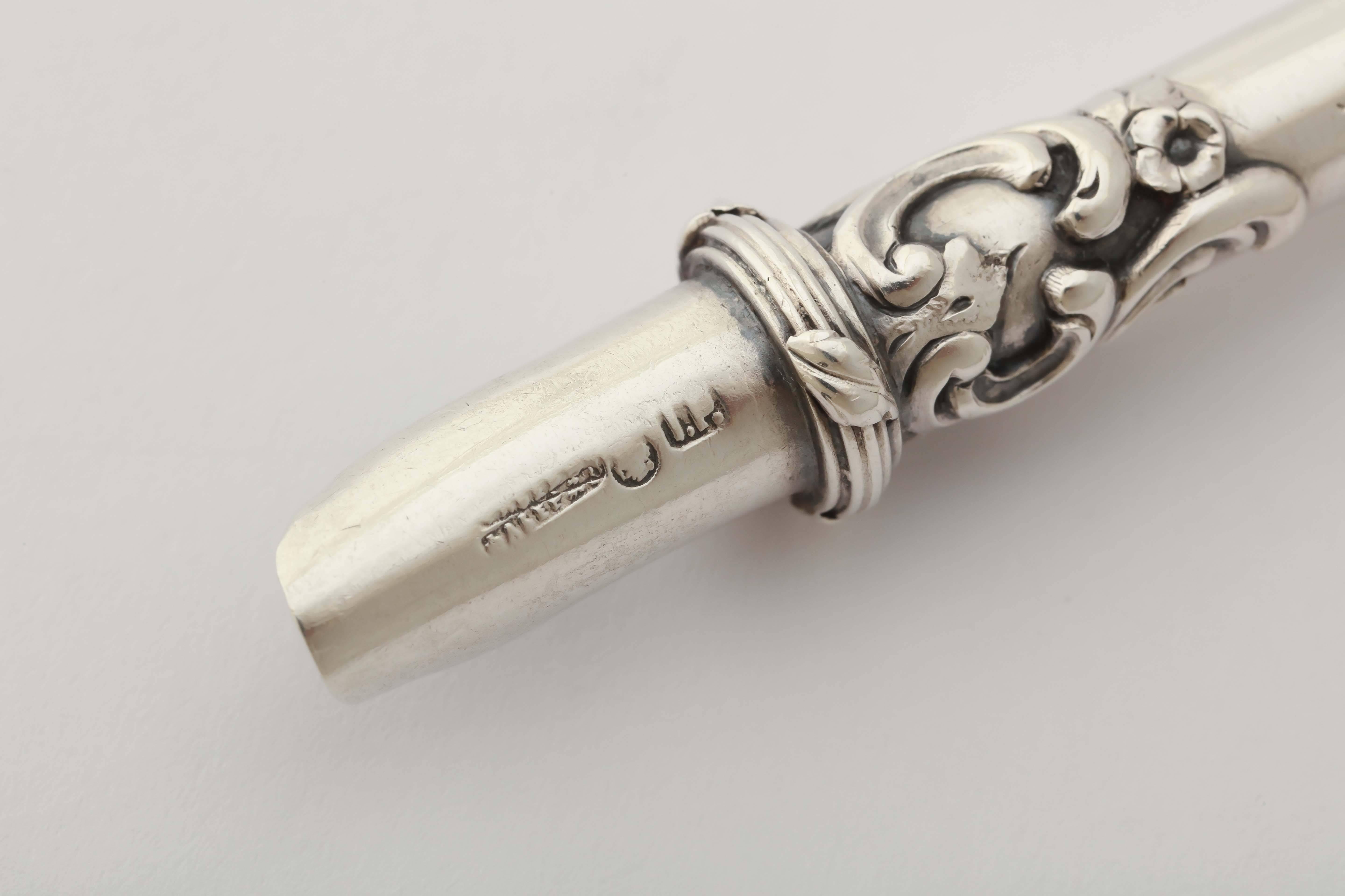 1890s Russian Fabergé Imperial-era Silver Dip Pen, St. Petersburg In Good Condition For Sale In St. Catharines, ON