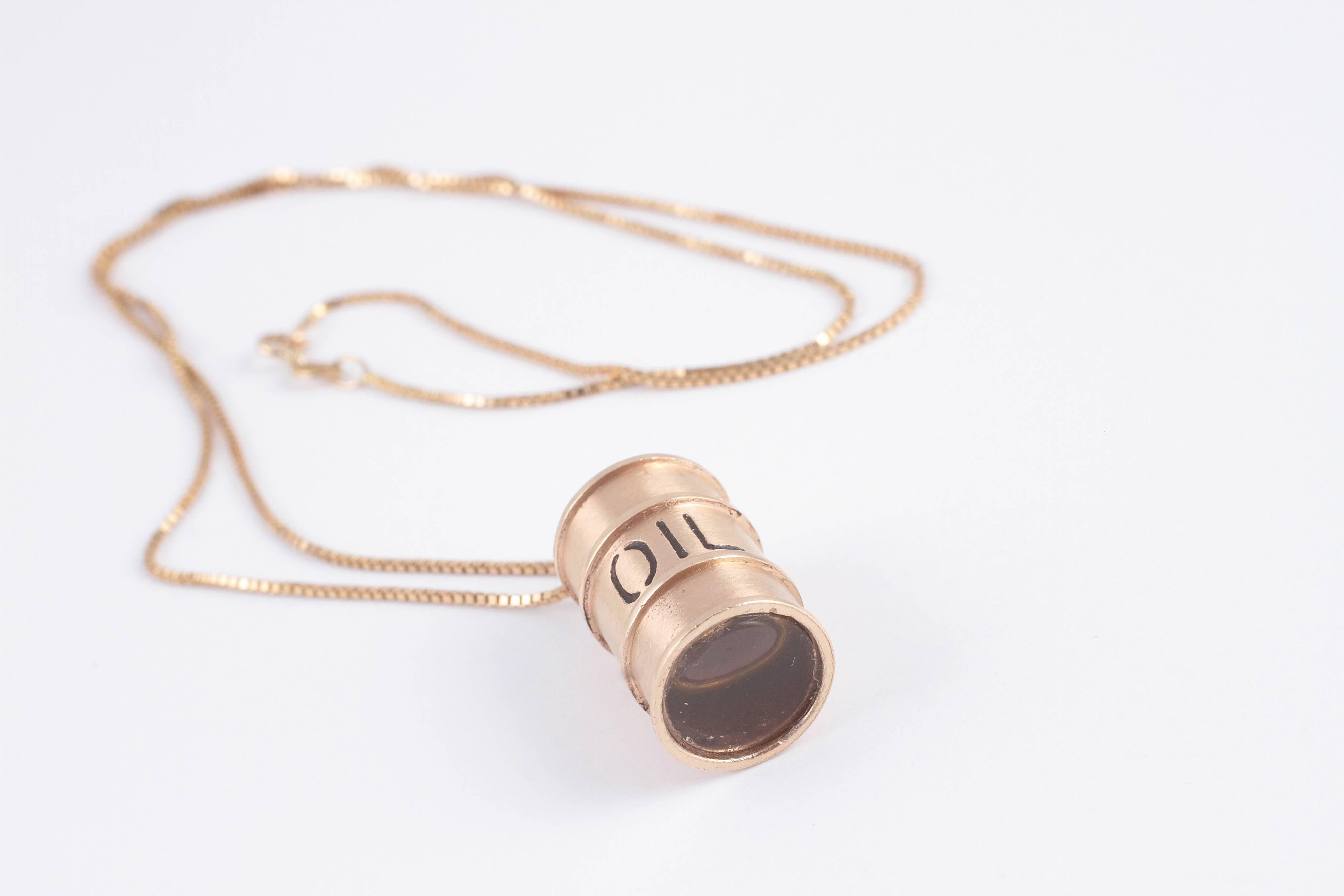 Yellow Gold Barrel of Oil Pendant with Chain In Excellent Condition In Dallas, TX