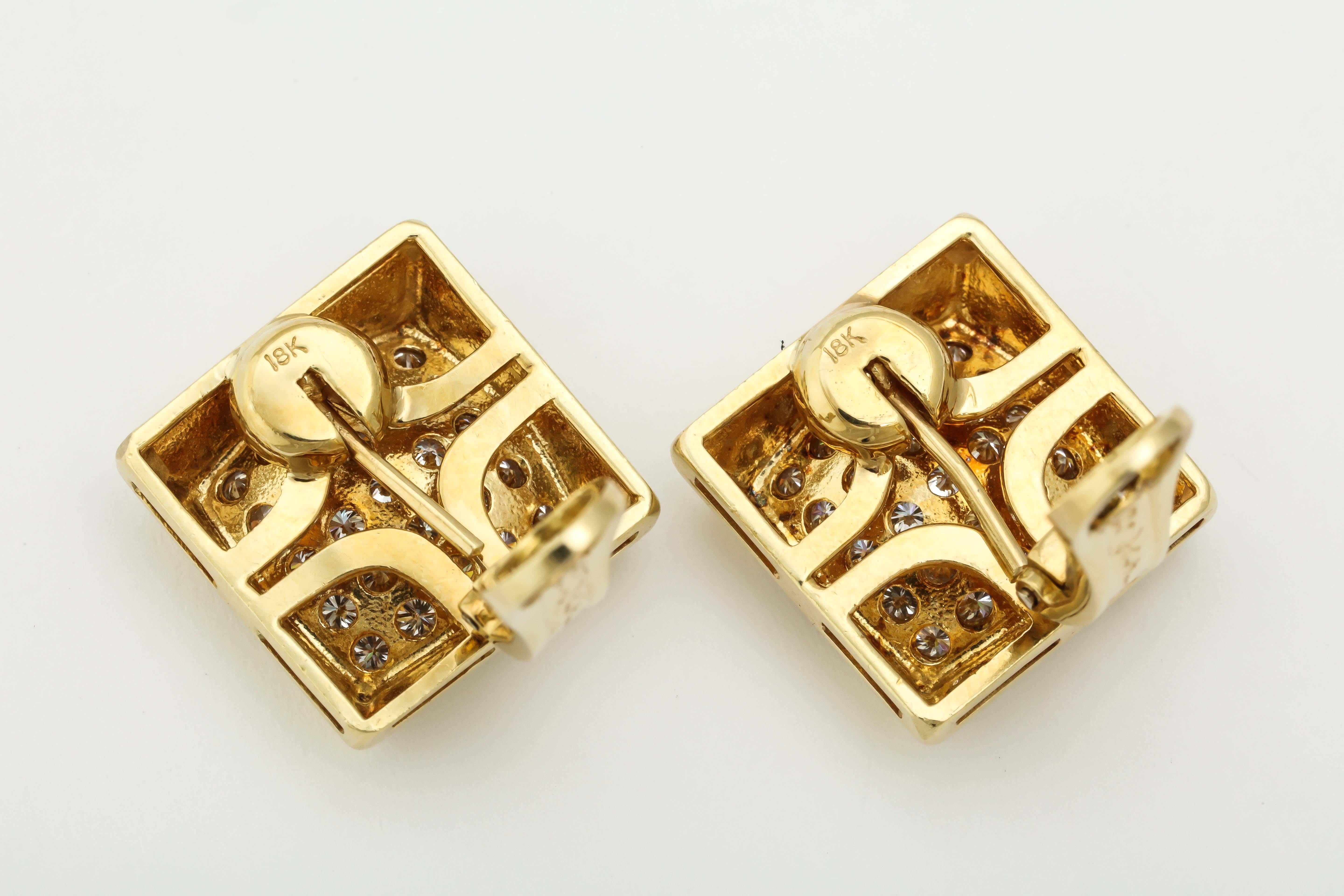  Robert Lee Morris Diamond Gold Concave Square Earclips In Excellent Condition In New York, NY