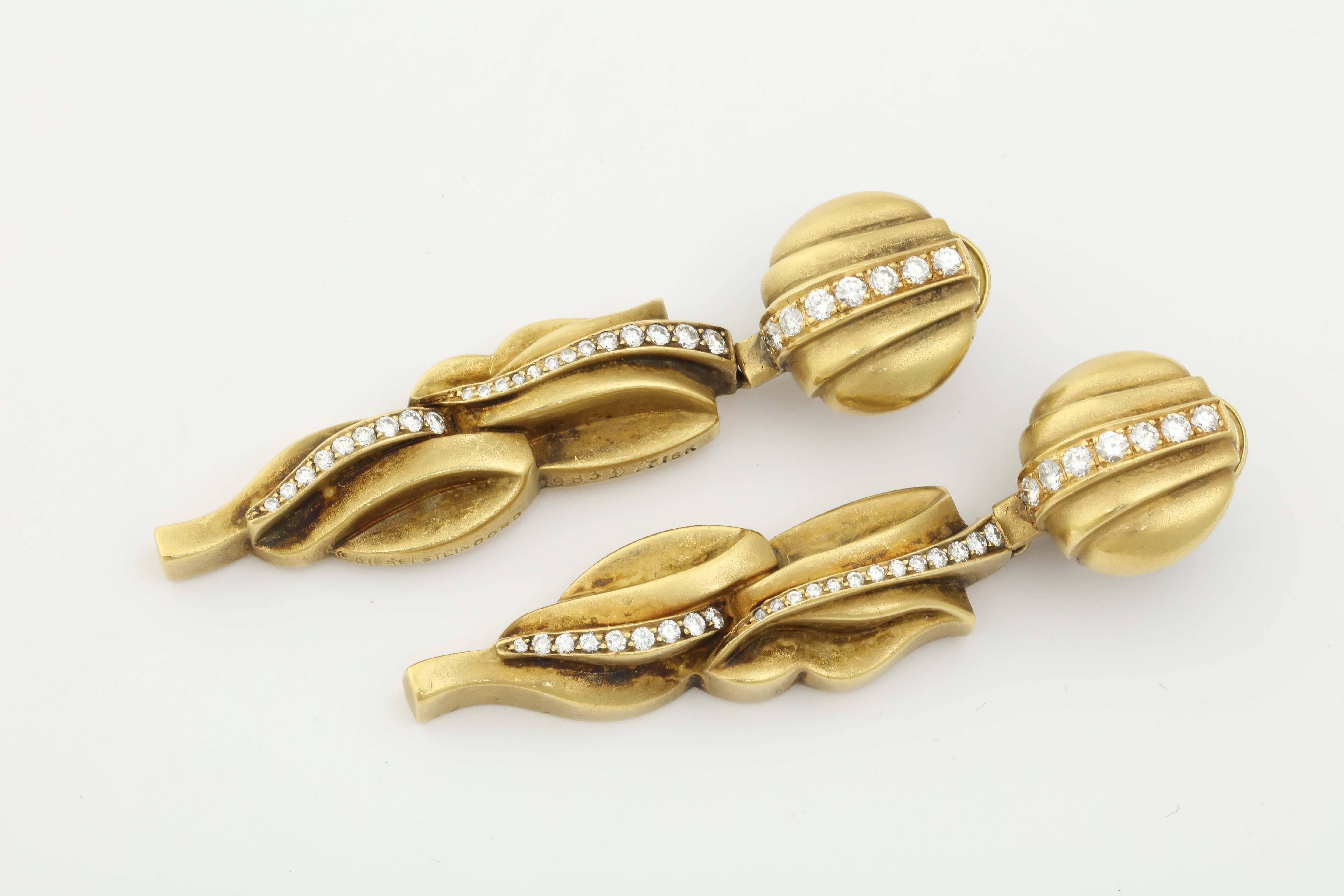 Women's 1980s Kieselstein-Cord Diamond Matte Gold Hanging Textured Earclips