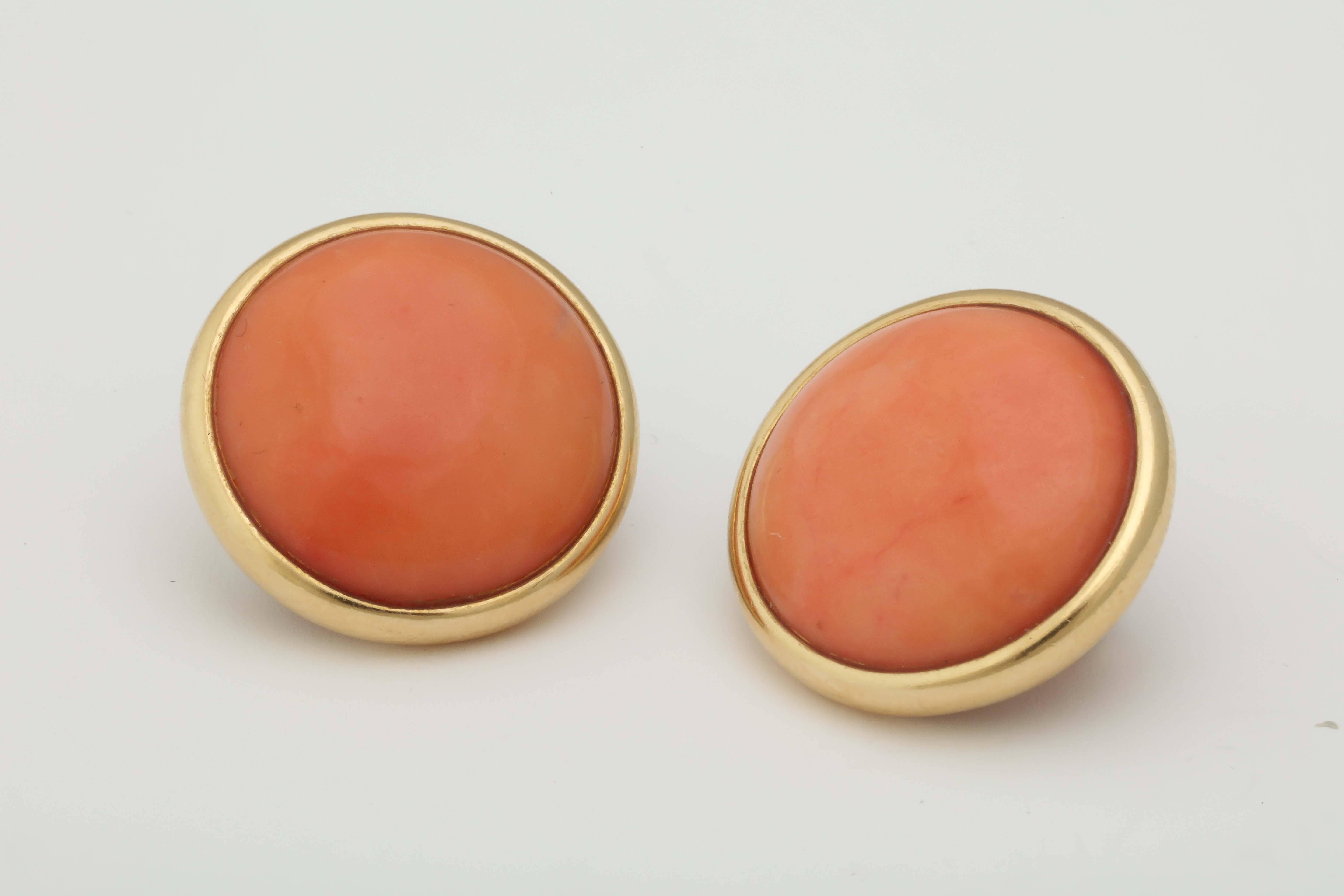1980s Tambetti Bezel Set Large Coral Gold Circular Clip-On Earrings 1