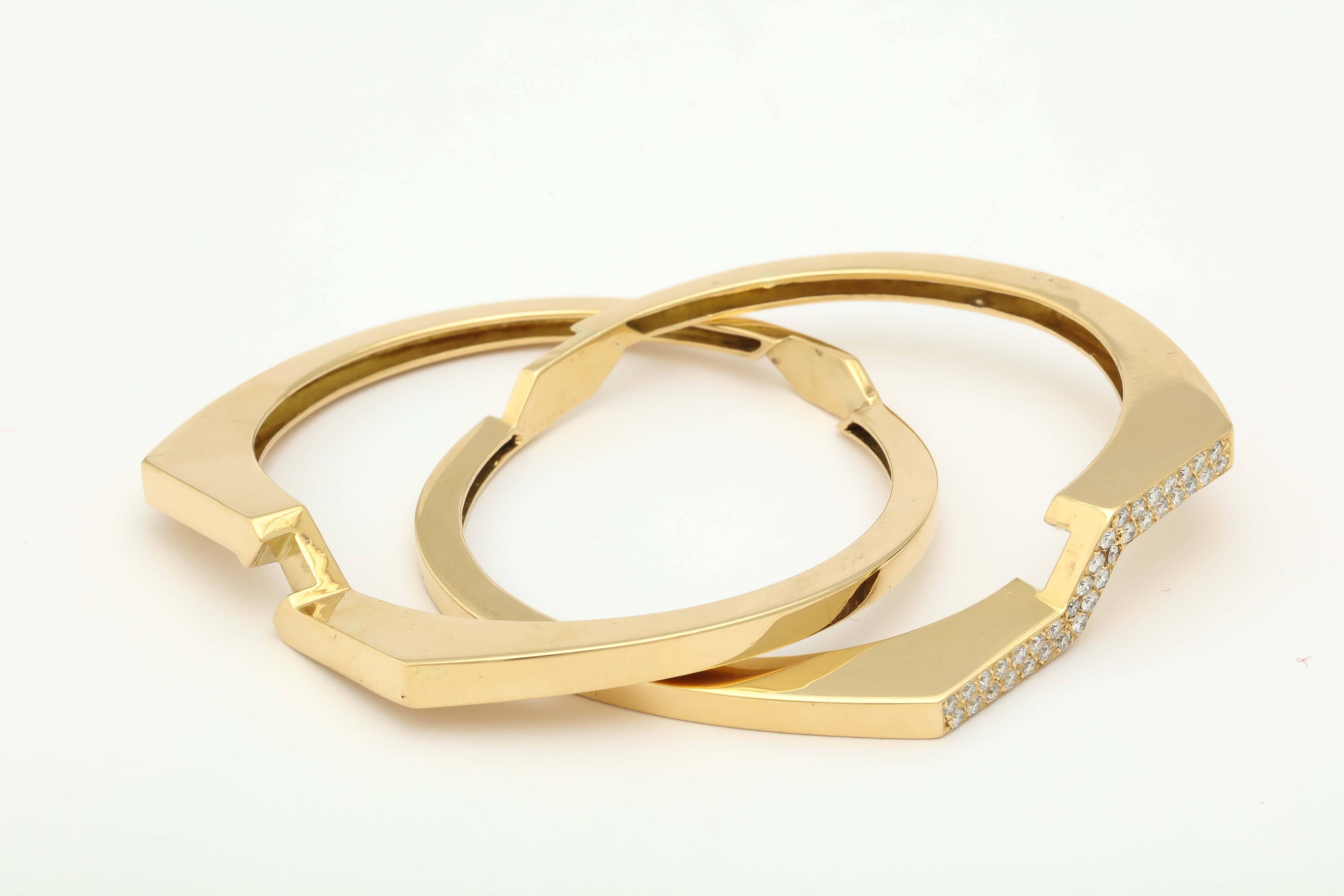 1970s Van Cleef & Arpels Diamond Gold Handcuff Slip-On Bangle Bracelets 3