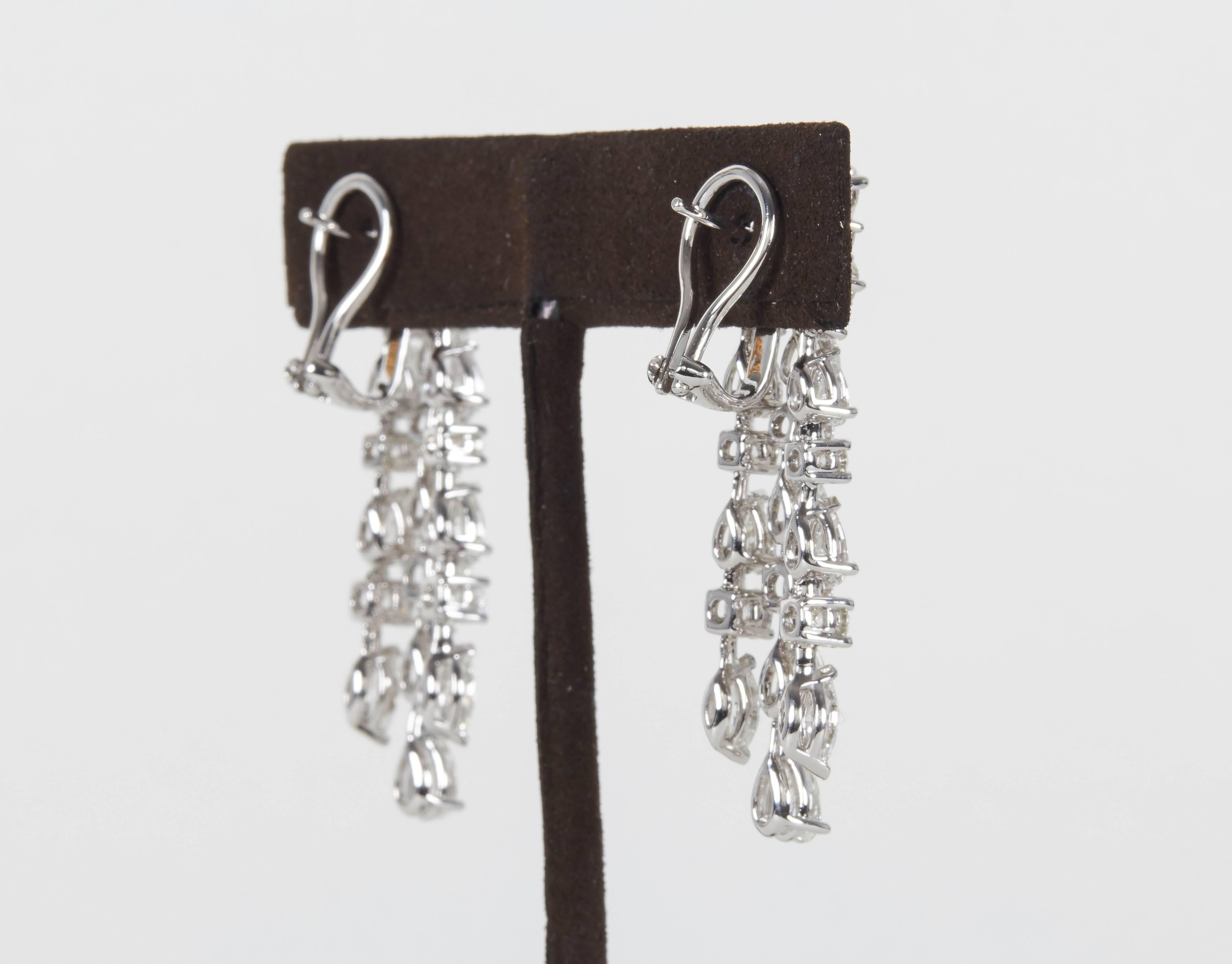 Three Row Diamond Gold Dangle Earrings In New Condition In New York, NY