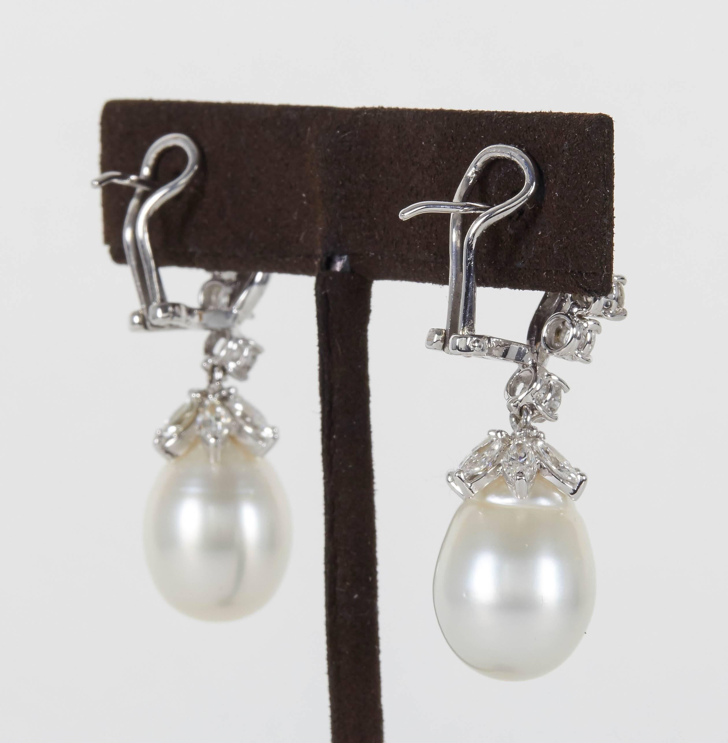Women's Classic Pearl Diamond Gold Drop Earrings