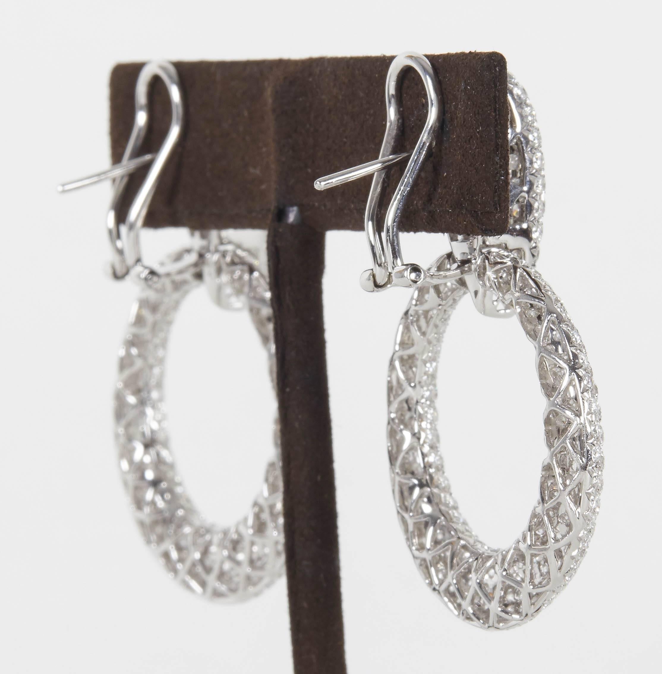 Diamond Gold Door Knocker Earrings In New Condition In New York, NY