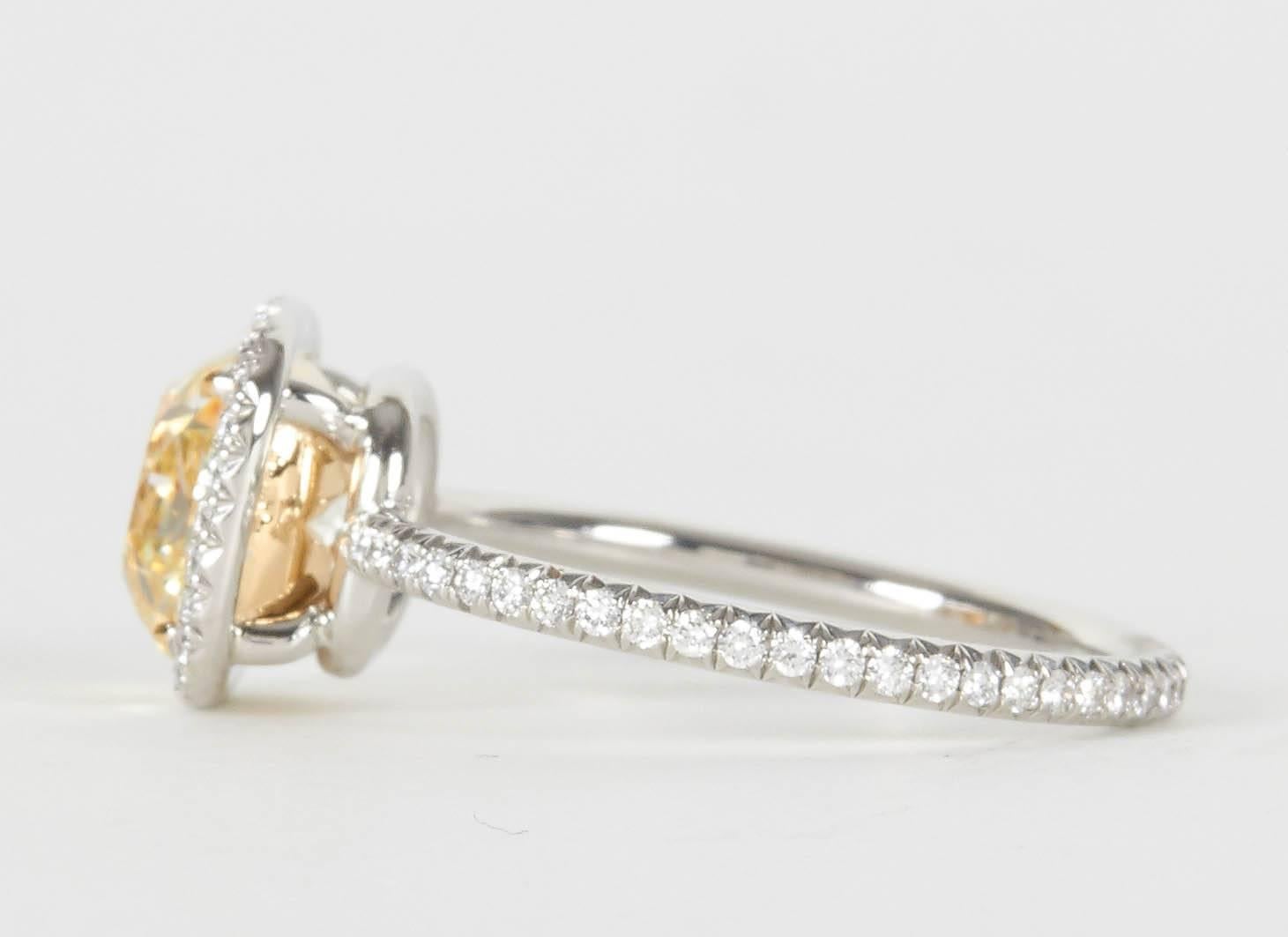 2 carat yellow diamond ring