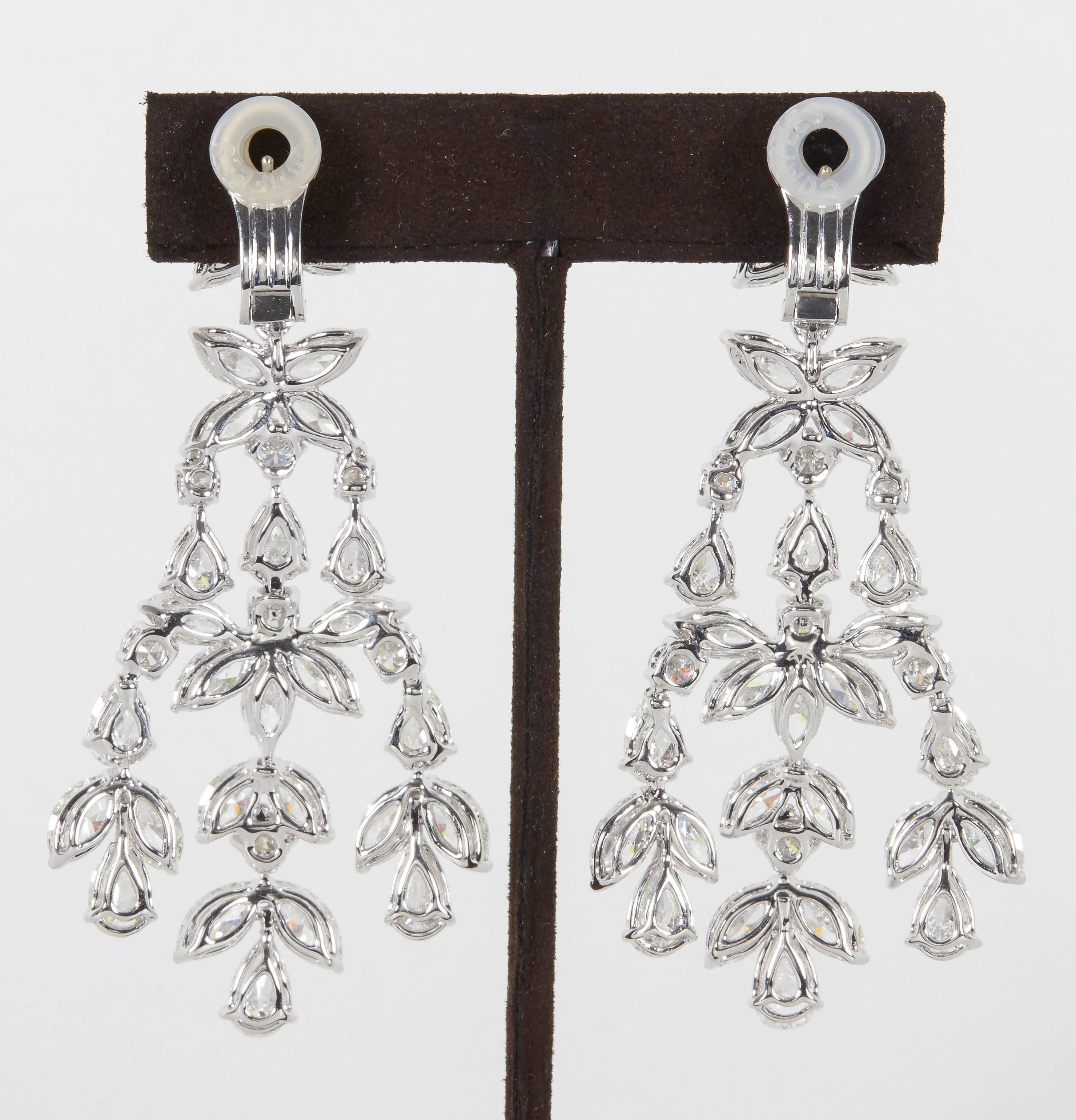 Important 46 Carat Diamonds Platinum Chandelier Earrings 3