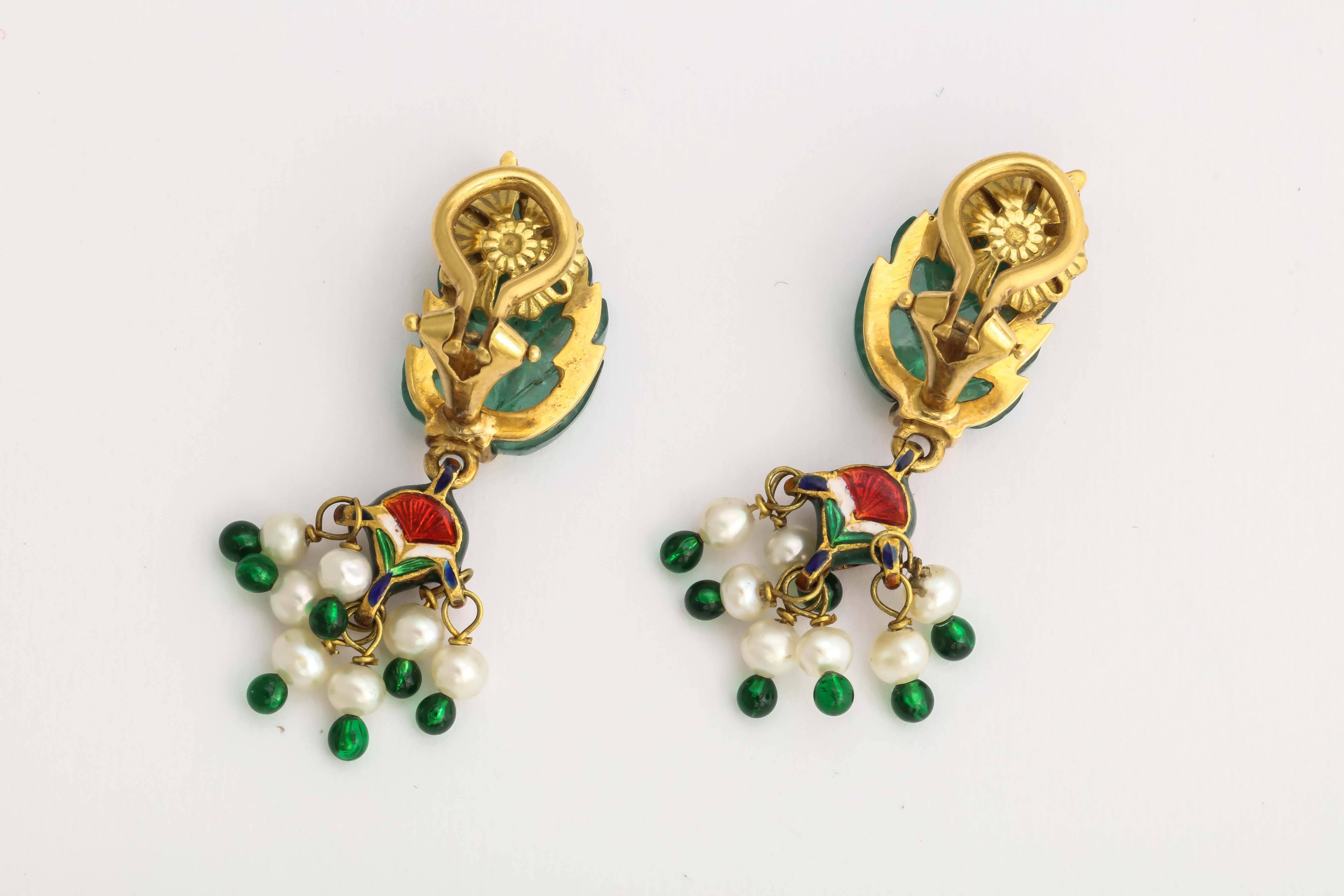 Anglo-Indian Stunning Carved Emerald Enamel Pearl Diamond Gold Clip Earrings