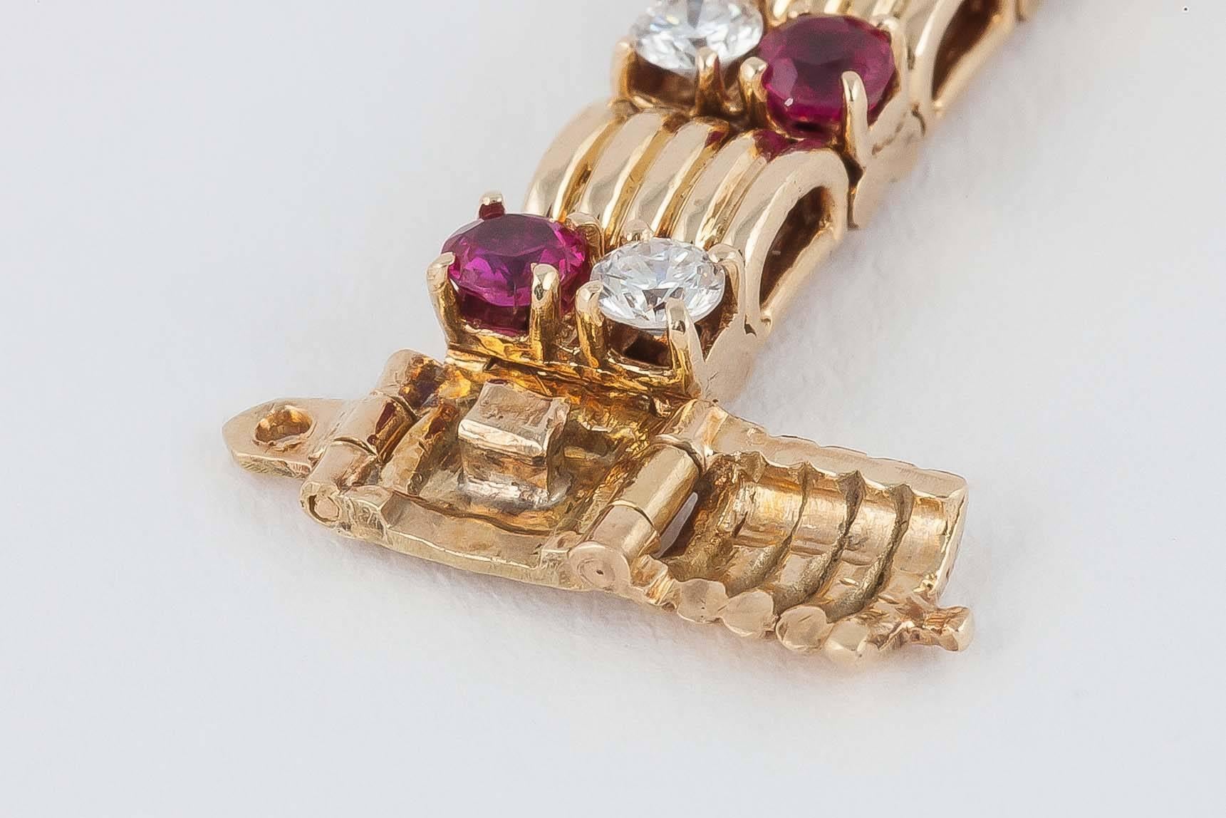 1960s Boucheron Ruby Diamond Gold Bracelet In Excellent Condition For Sale In London, GB