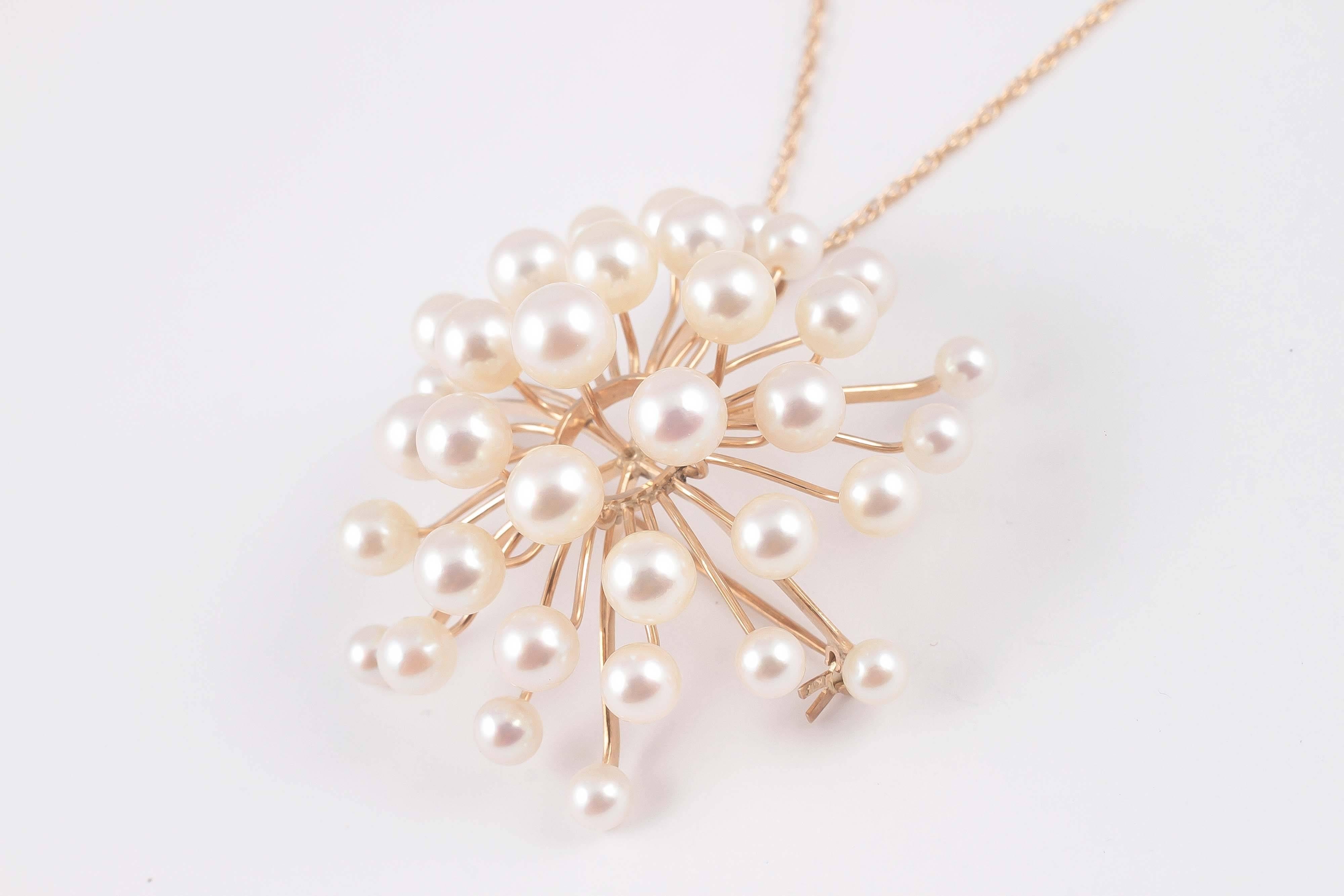 1970's Gold Pin Pendant in a Spray of Cultured Pearls In Excellent Condition In Dallas, TX