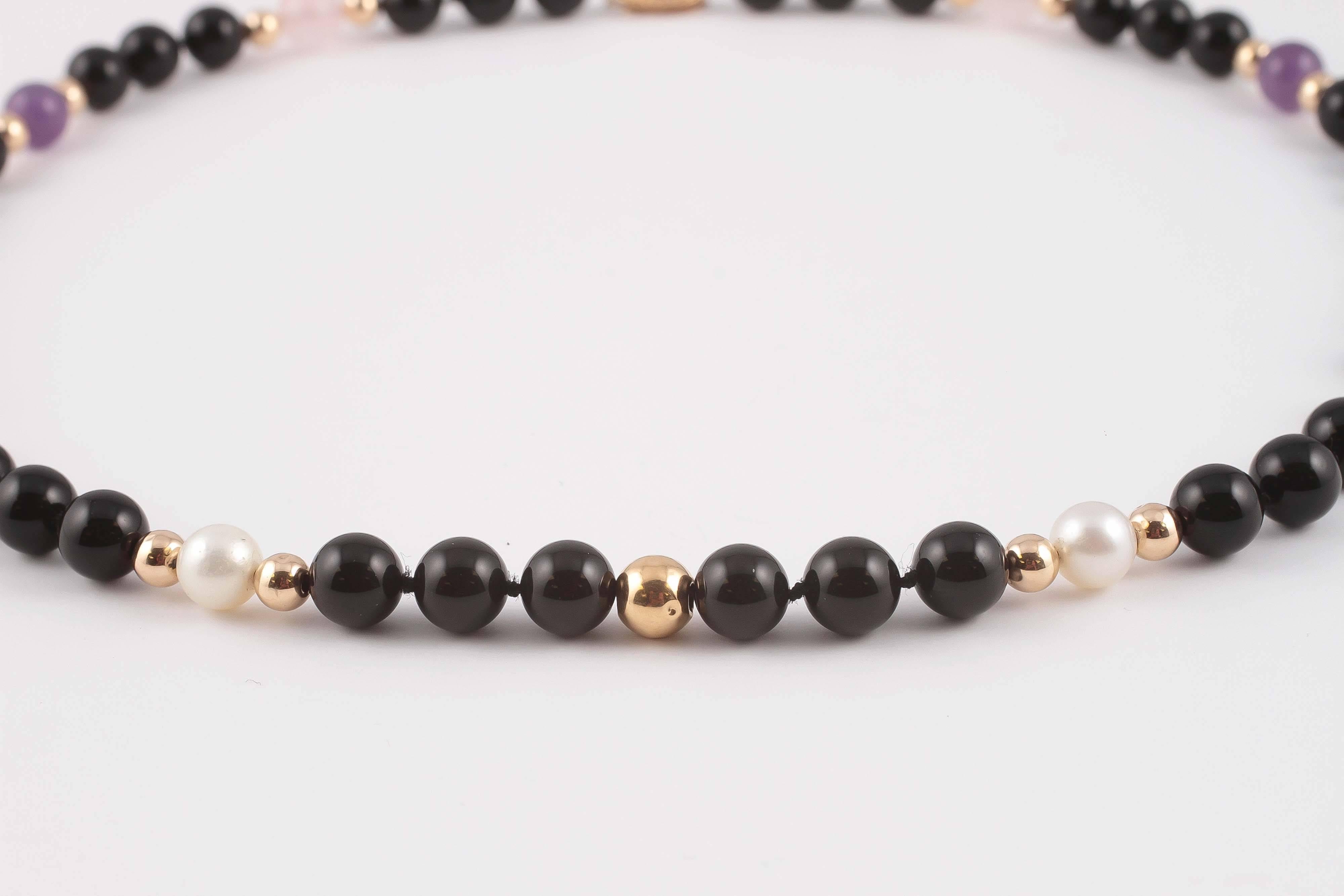 Coral Black Onyx Quartz Pearl Gold Necklace In Excellent Condition In Dallas, TX