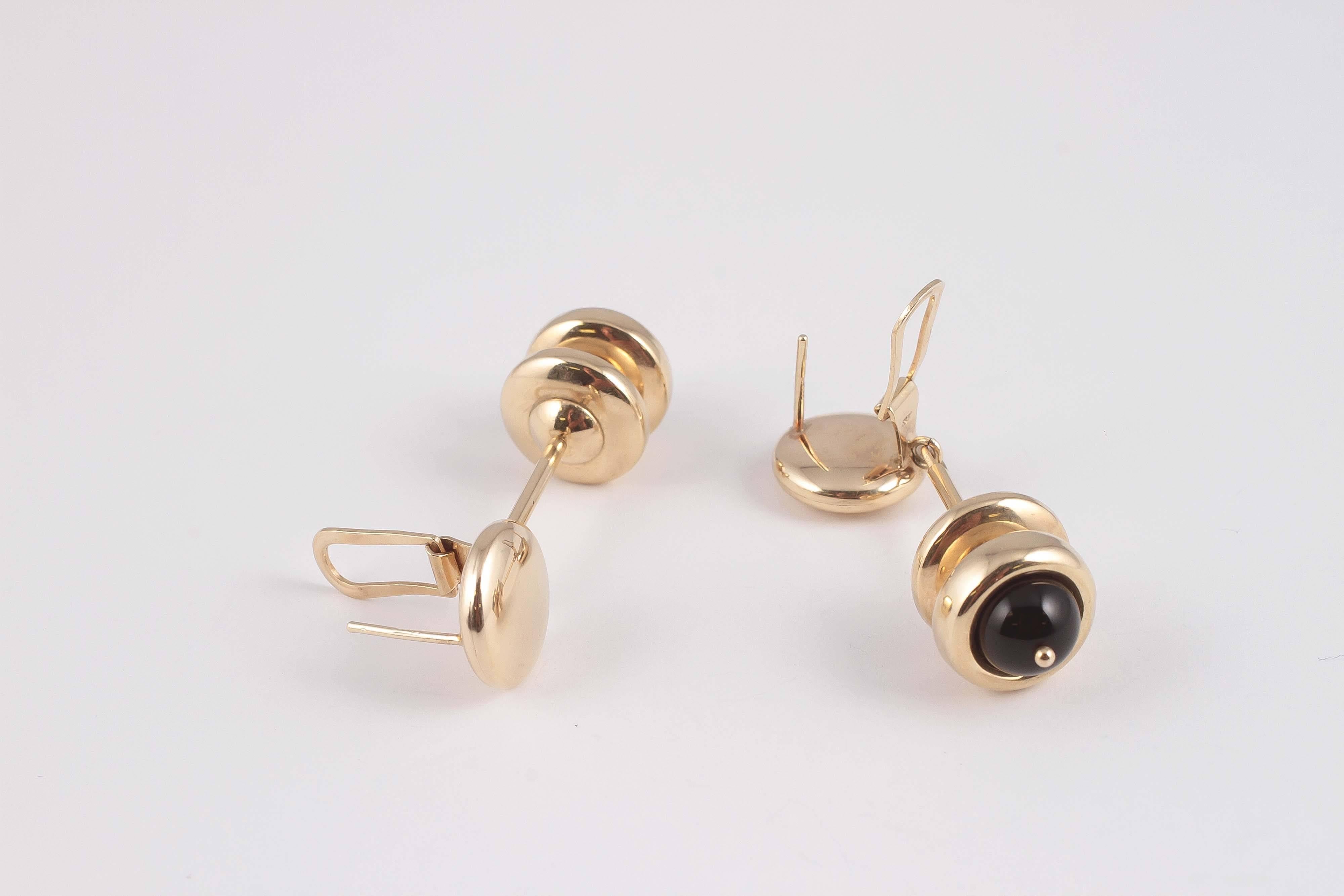 1980s Black Onyx Gold Earrings 1