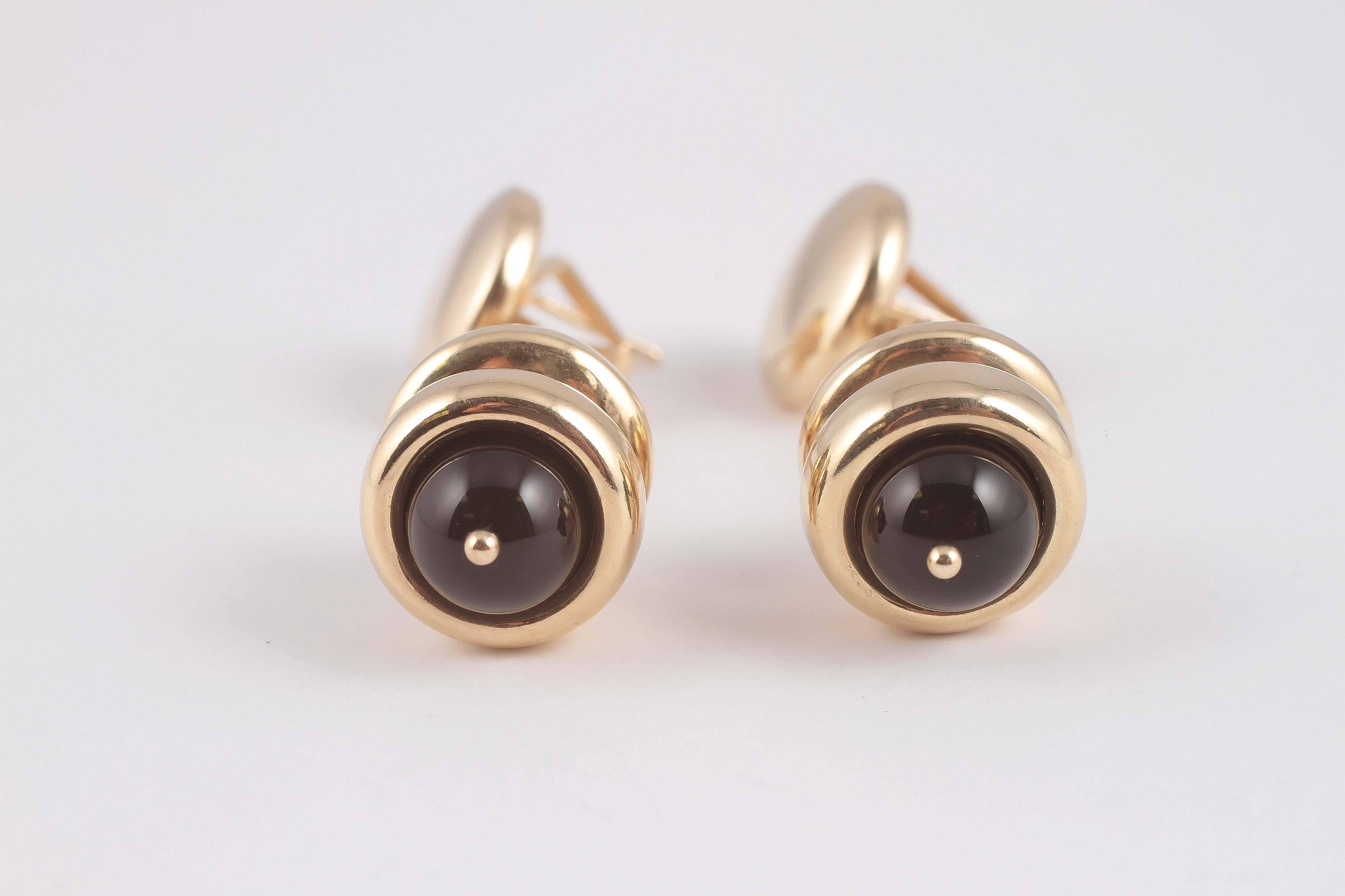 1980s Black Onyx Gold Earrings 3