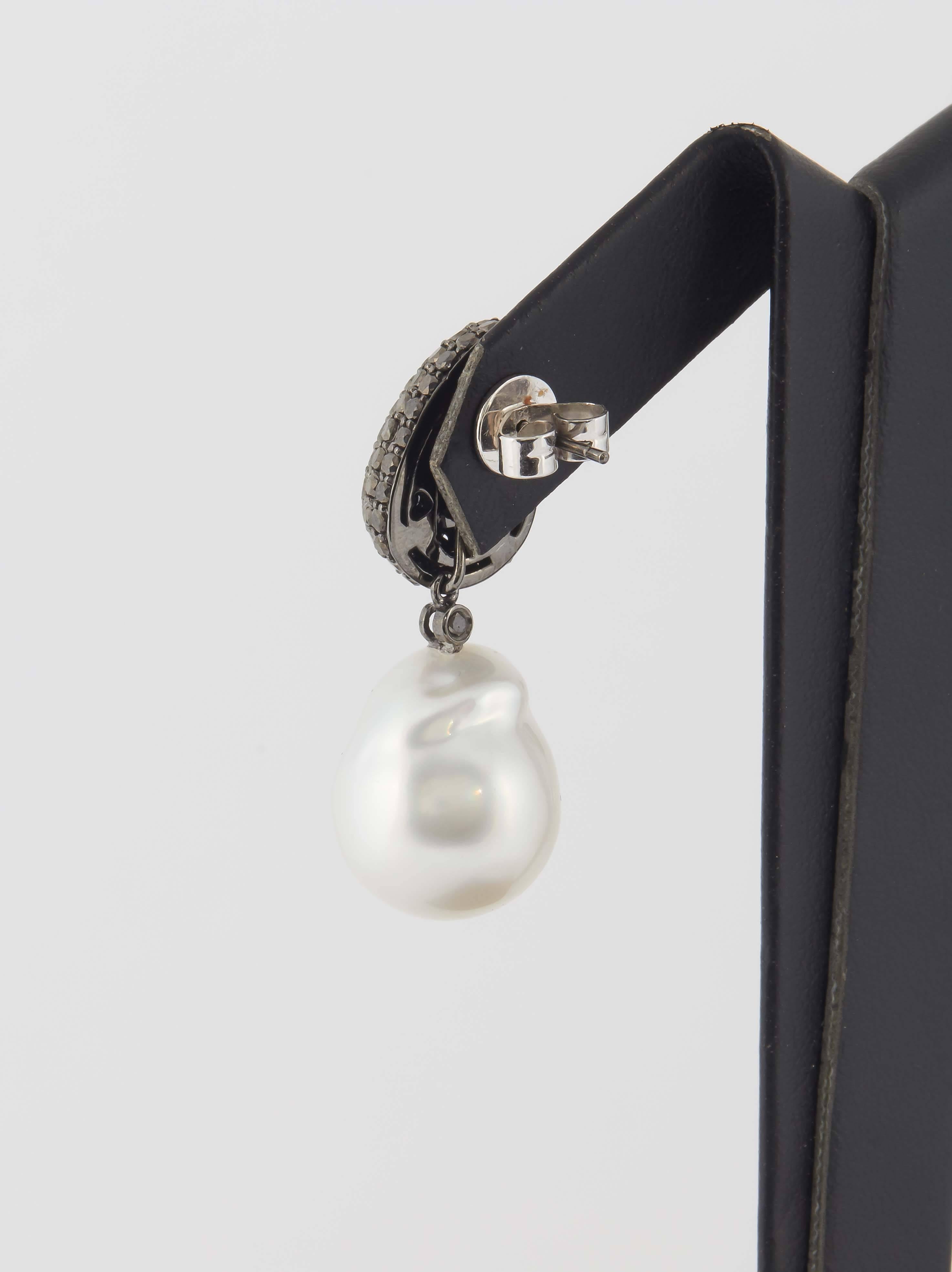 Contemporary Day & Night South Sea Pearl Black Diamond Drop Earrings 3.10 Carats 18K Gold  For Sale