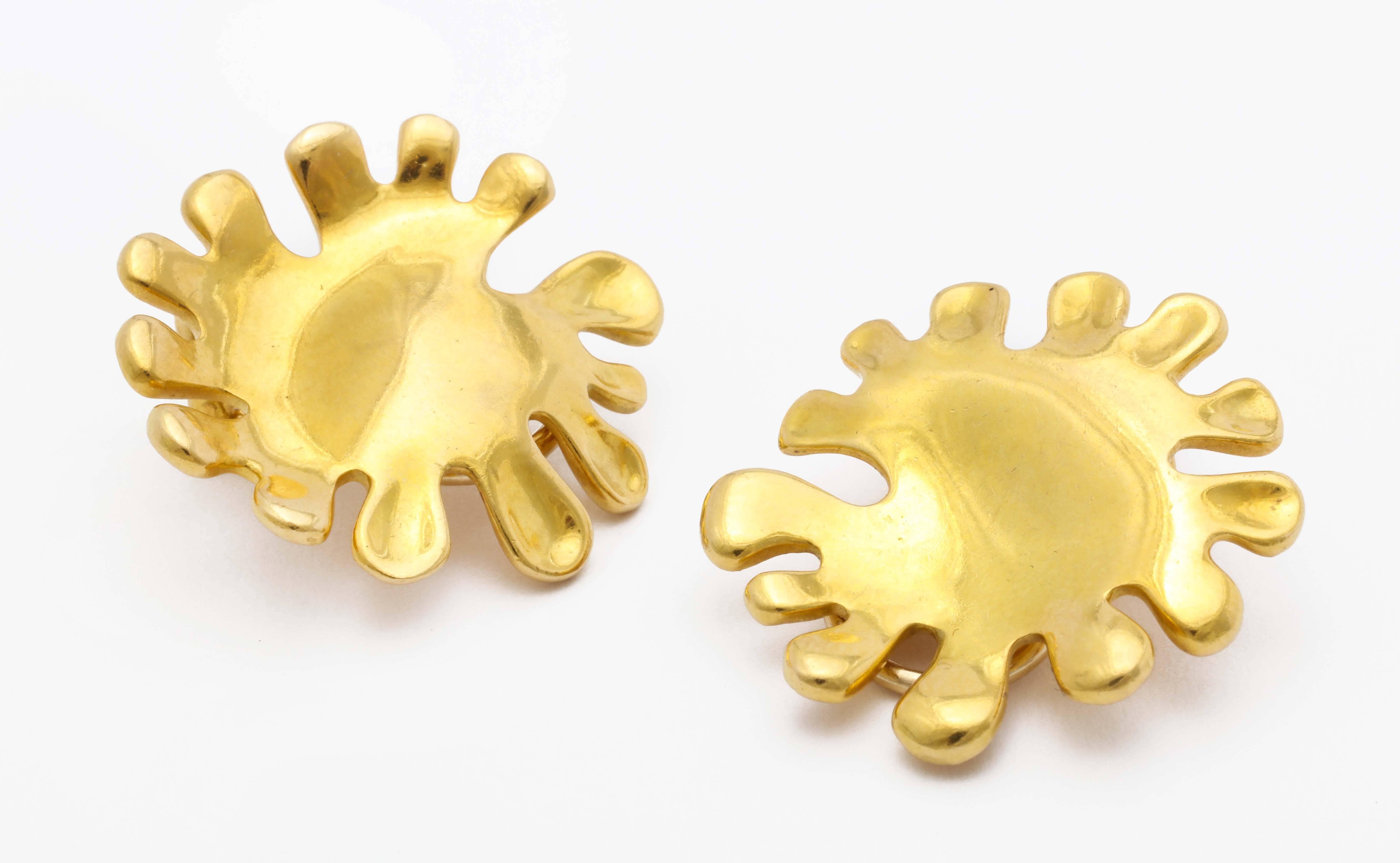 18k yellow gold abstract sunflower earrings by Tiffany & Co
15 grams 18k yellow gold
1981